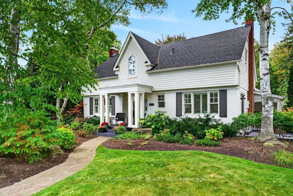1417 Halifax Place, Burlington, ON L7S 1J7