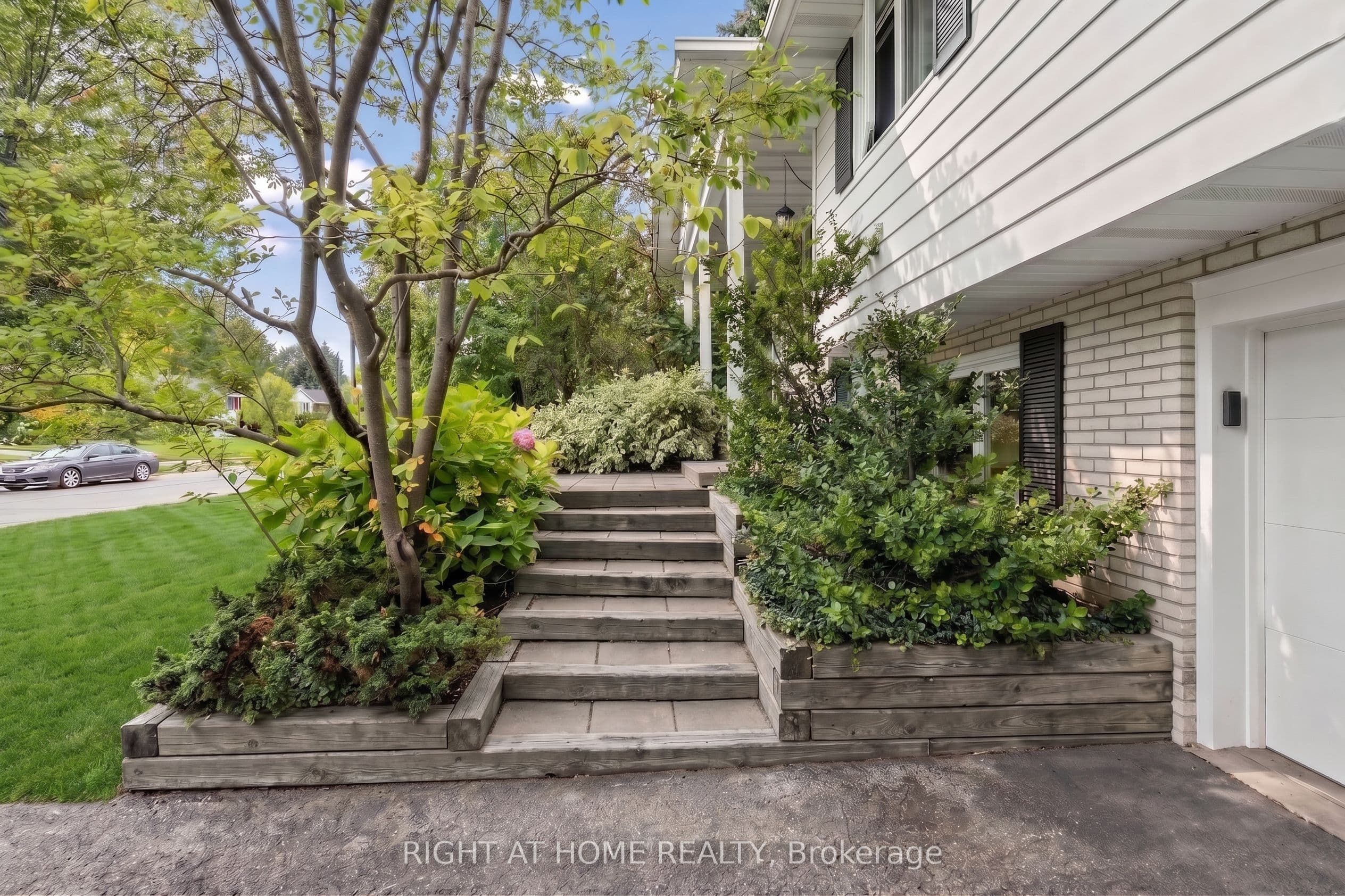 159 Meaford Drive, Waterloo, ON N2J 3V2