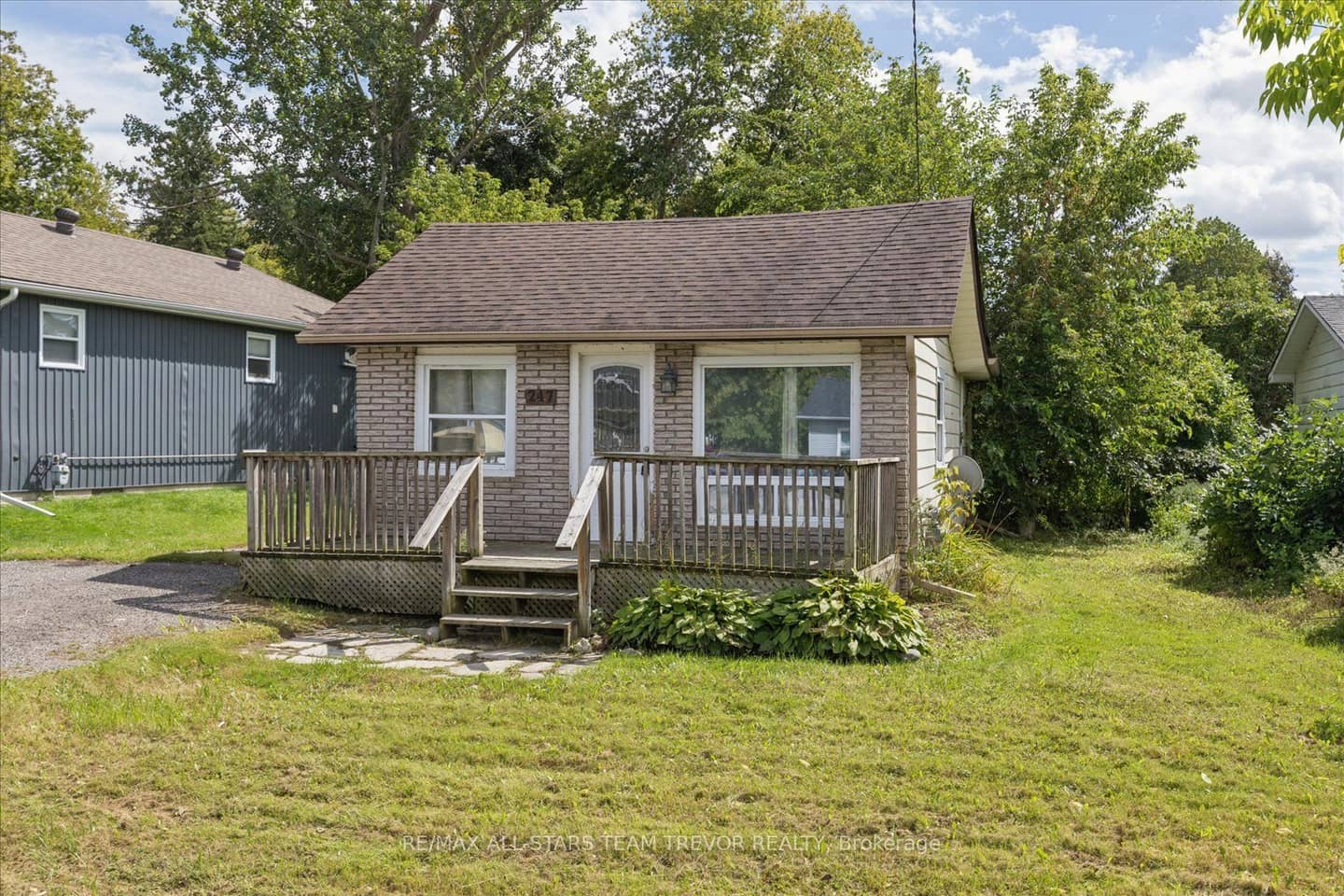 247 Parkway Avenue, Georgina, ON L4P 2W1