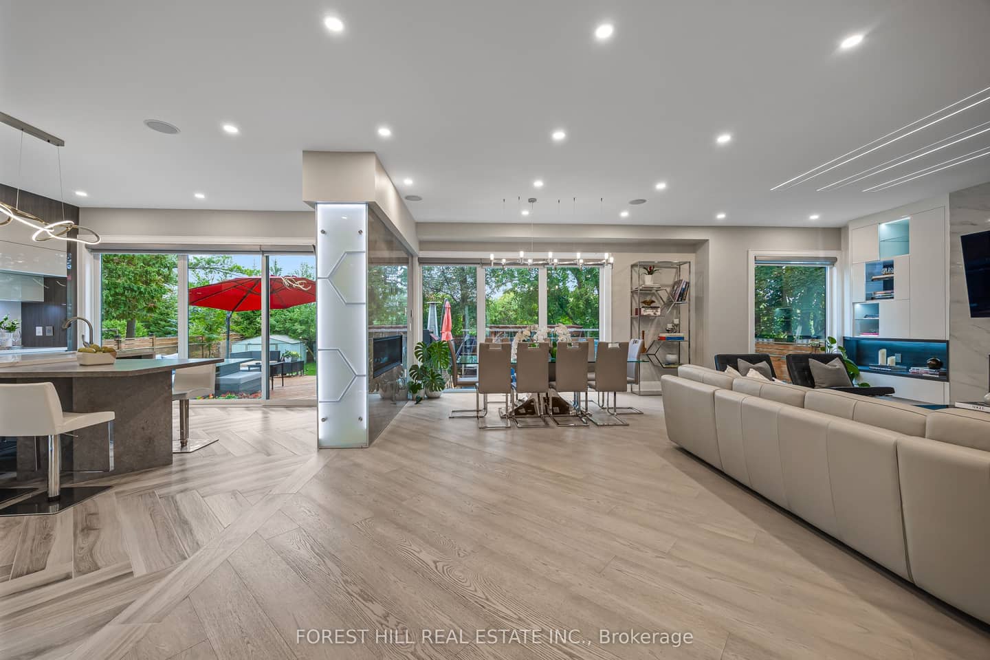 70 Devondale Avenue, Toronto, ON M2R 2E2