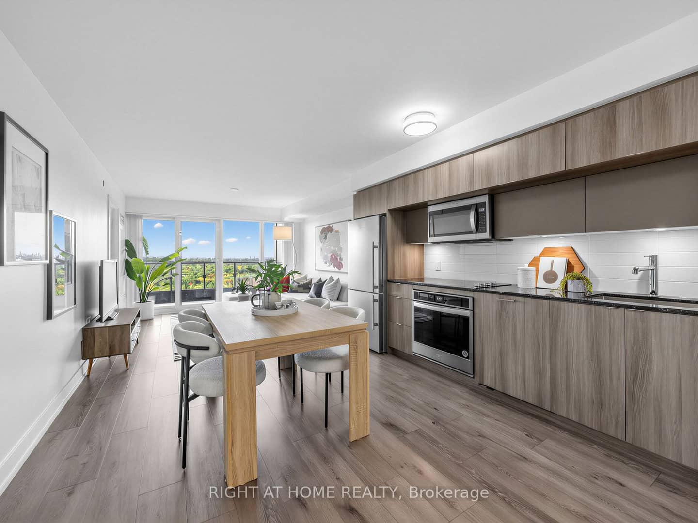 585 Bloor Street E 2423, Toronto, ON M4W 0B3