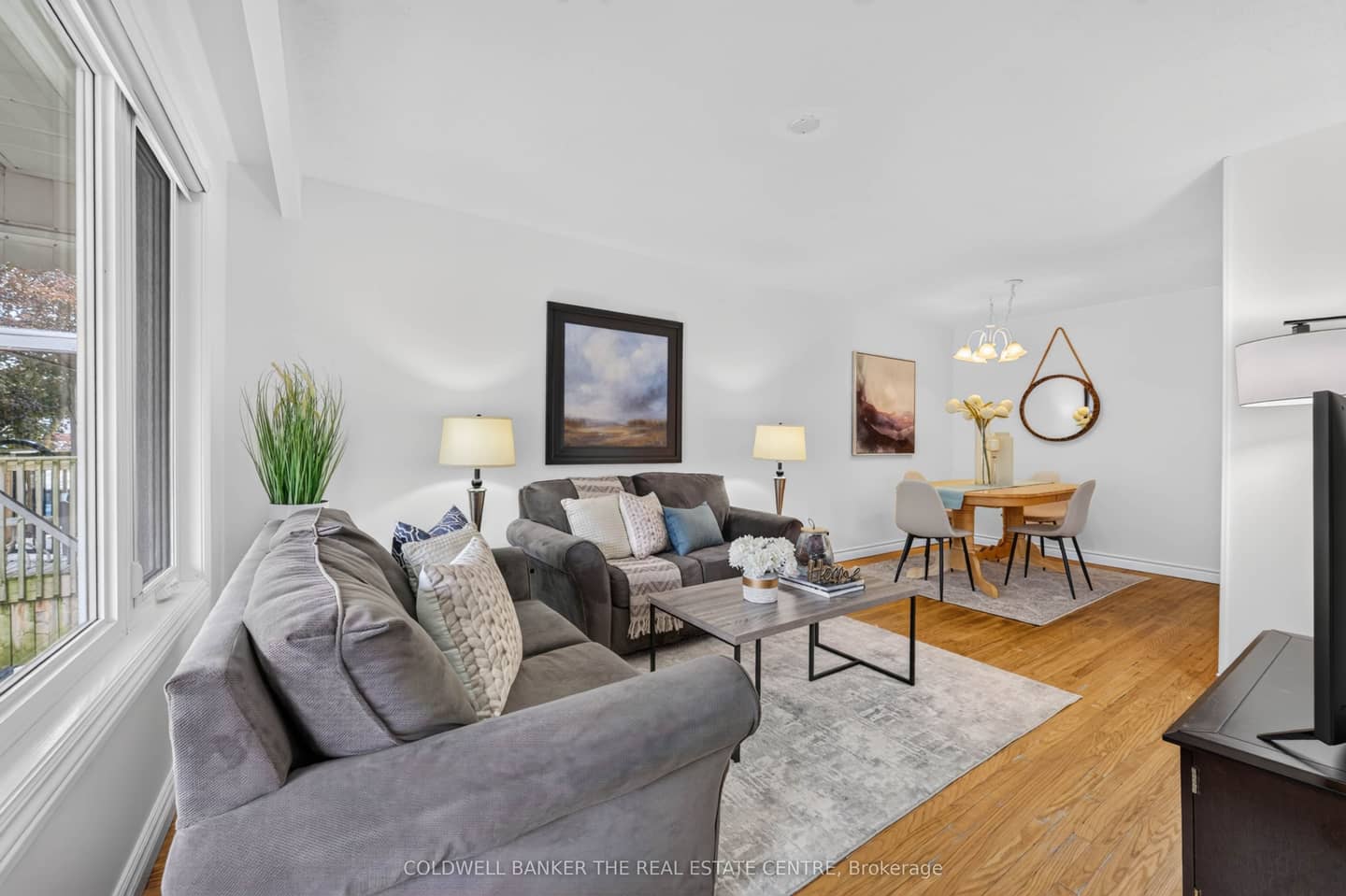 140 Willow Lane, Newmarket, ON L3Y 4J3