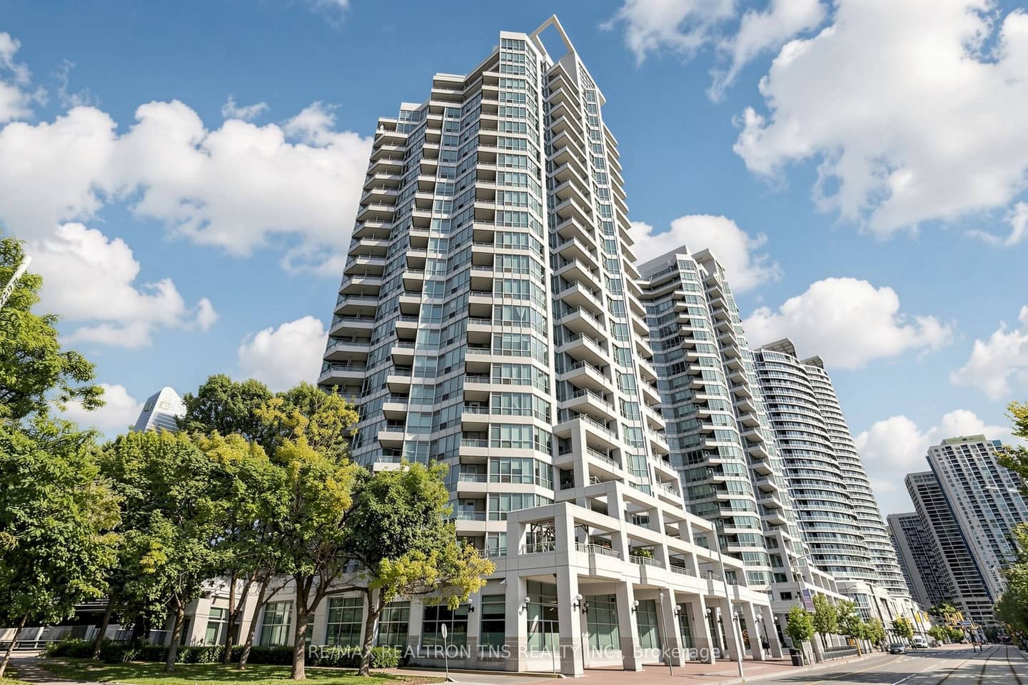 228 Queens Quay W 1501, Toronto, ON M5J 2X1