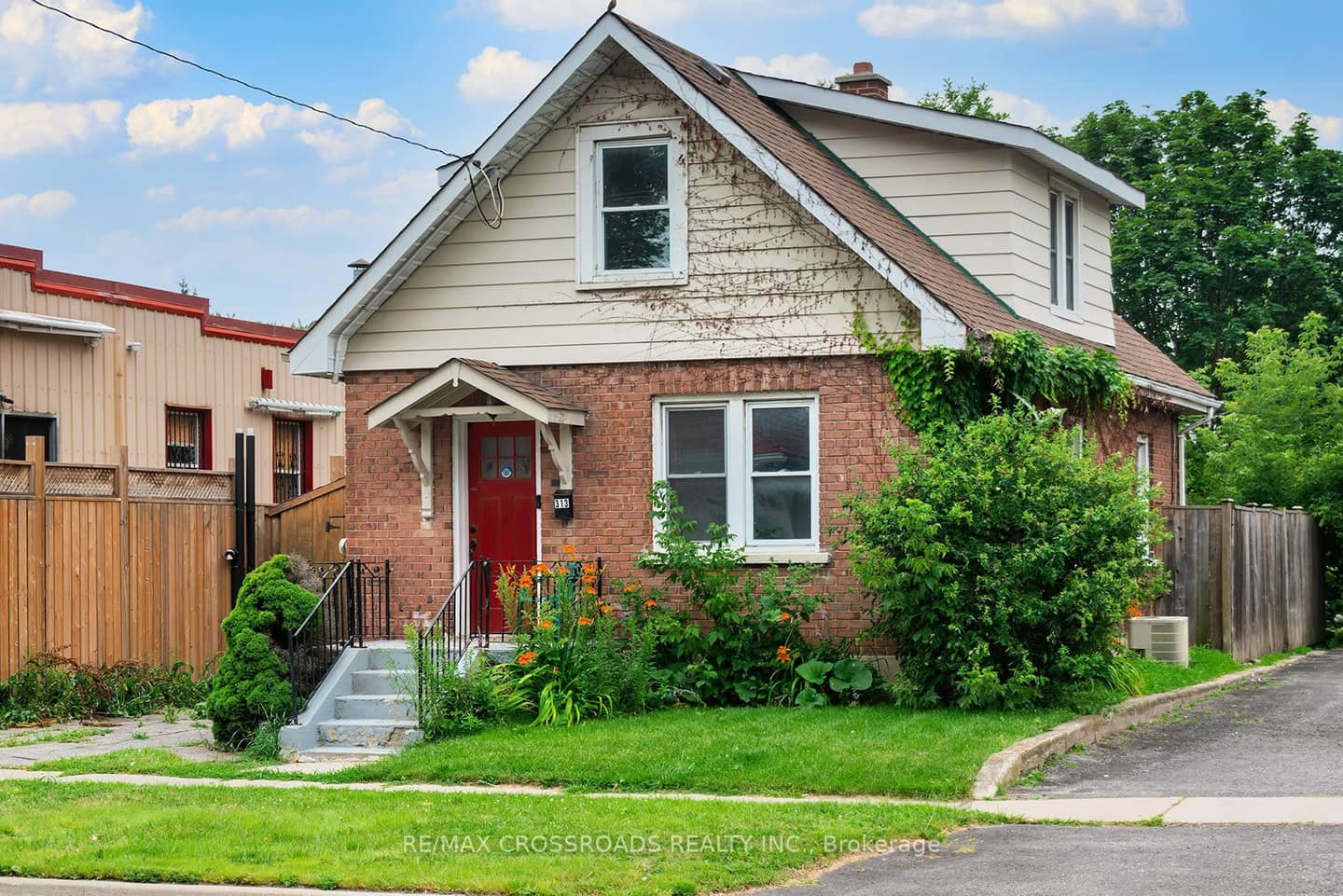 313 Olive Avenue, Oshawa, ON L1H 2P5
