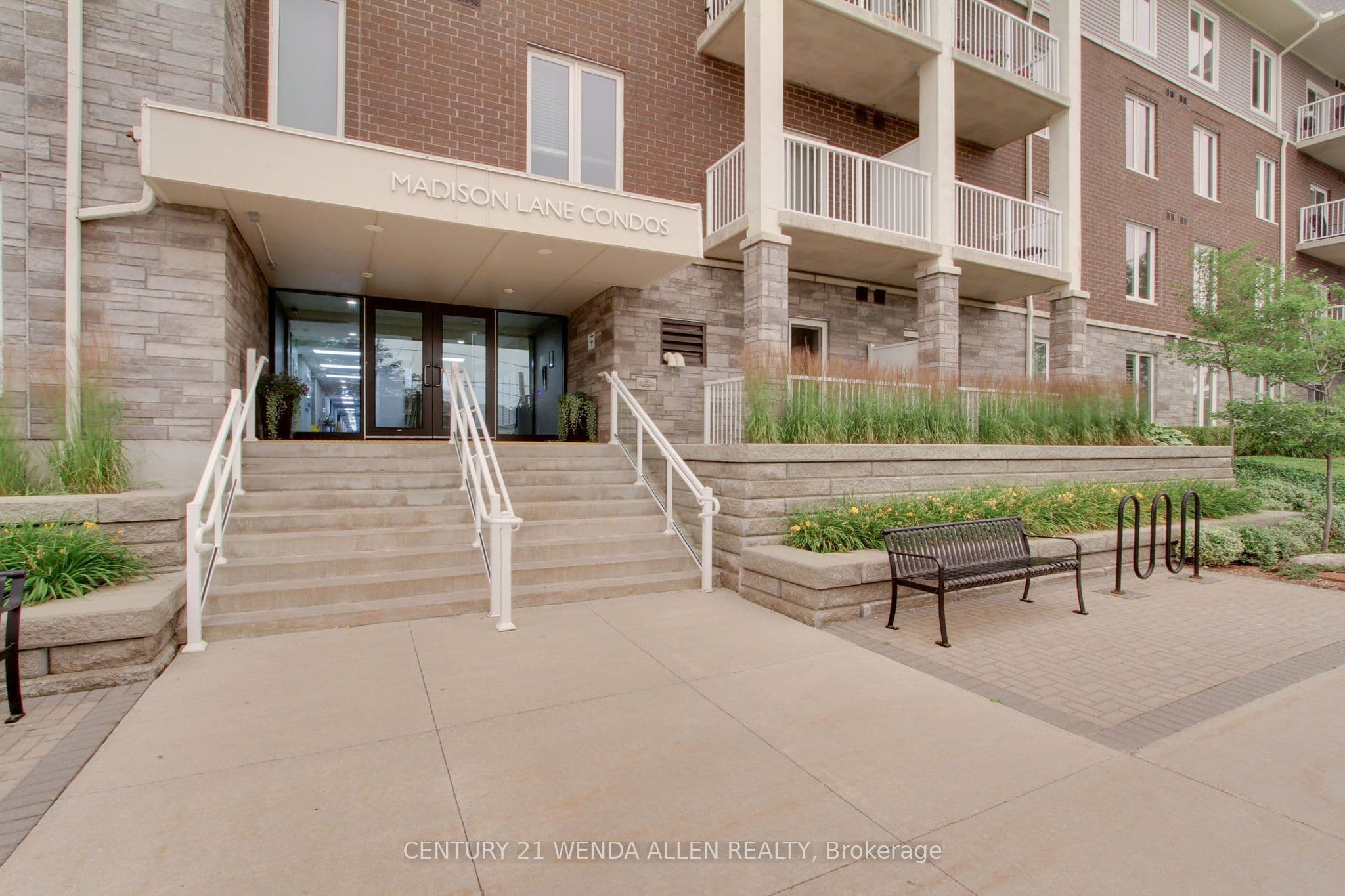 290 Liberty Street N 420, Clarington, ON L1C 0H3