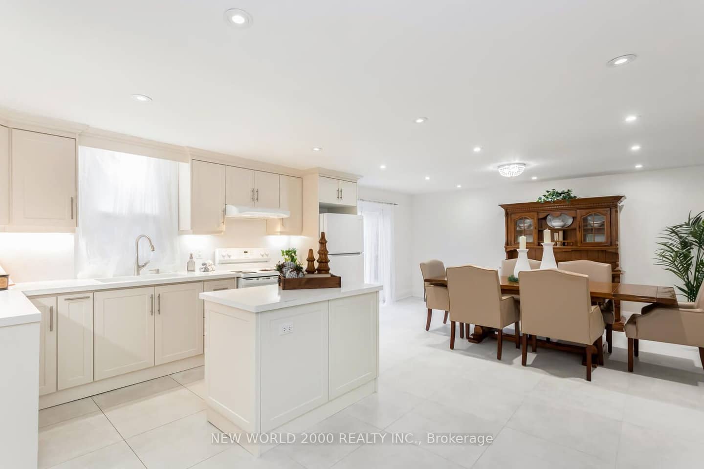 8071 Kipling Avenue, Vaughan, ON L4L 2A2