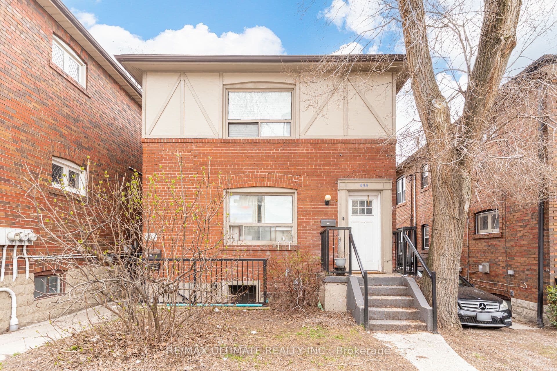 533 Kingston Road, Toronto, ON M4L 1V5