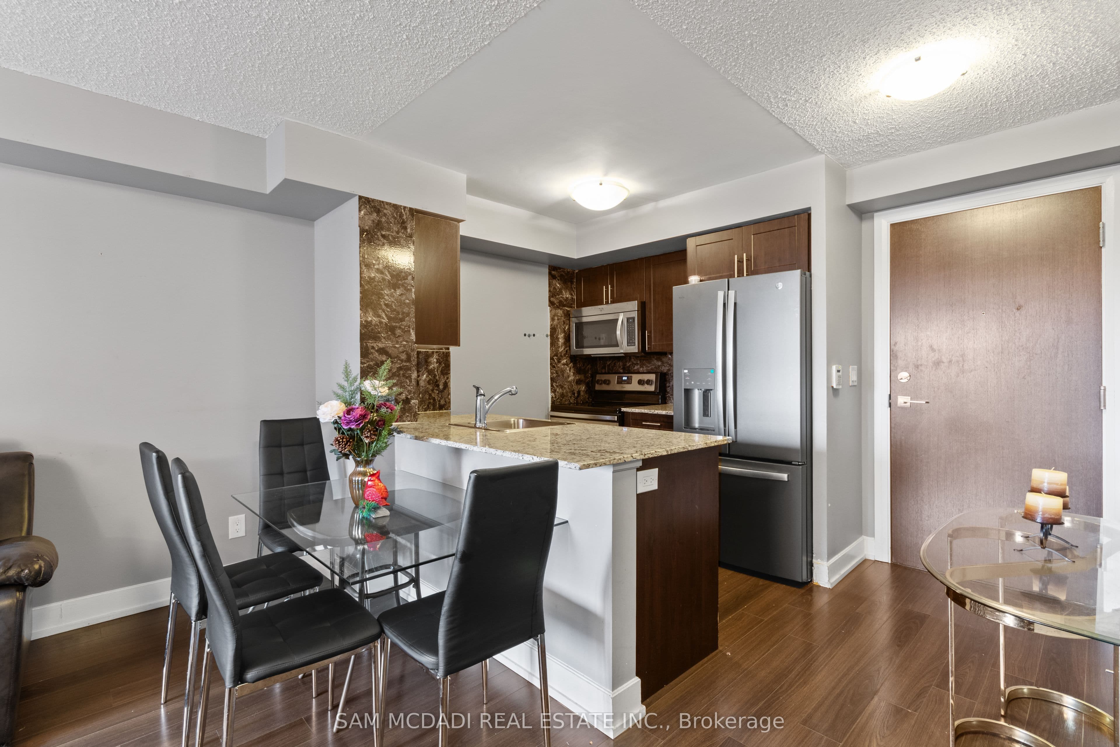 2 Eva Road 630, Toronto, ON M9C 0A9