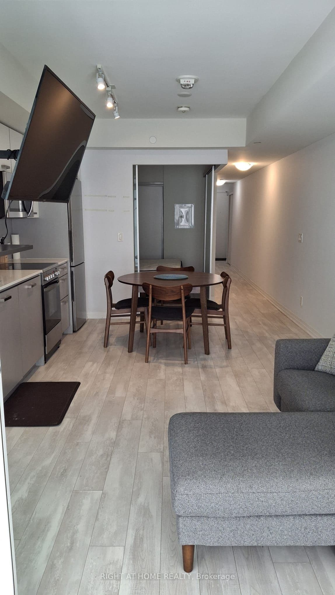 1630 Queen Street E 211, Toronto, ON M4L 0B3