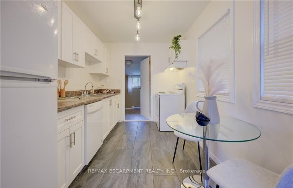 73 EAST 33RD Street, Hamilton, ON L8V 3T3