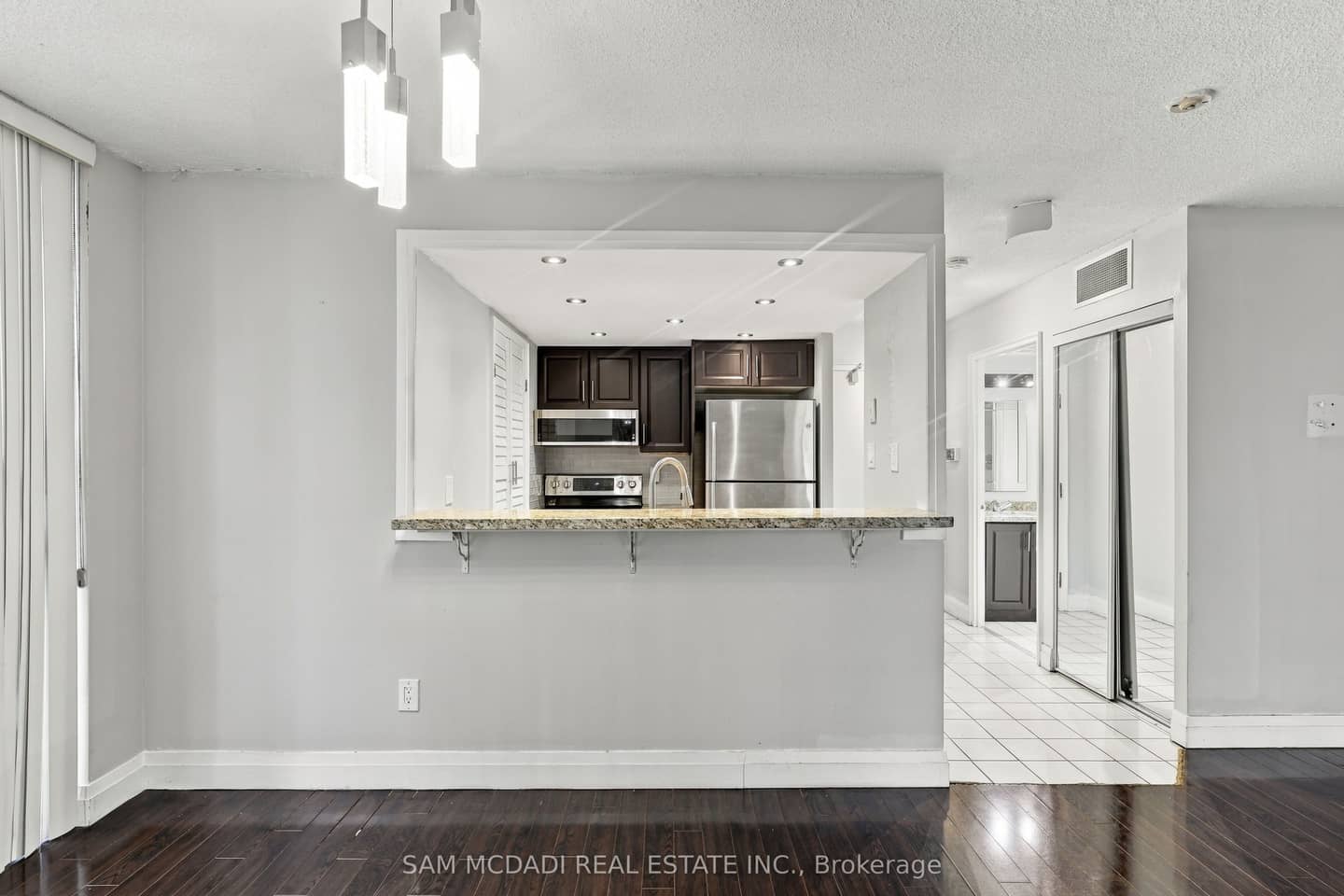 265 Enfield Place 903, Mississauga, ON L5B 3Y7