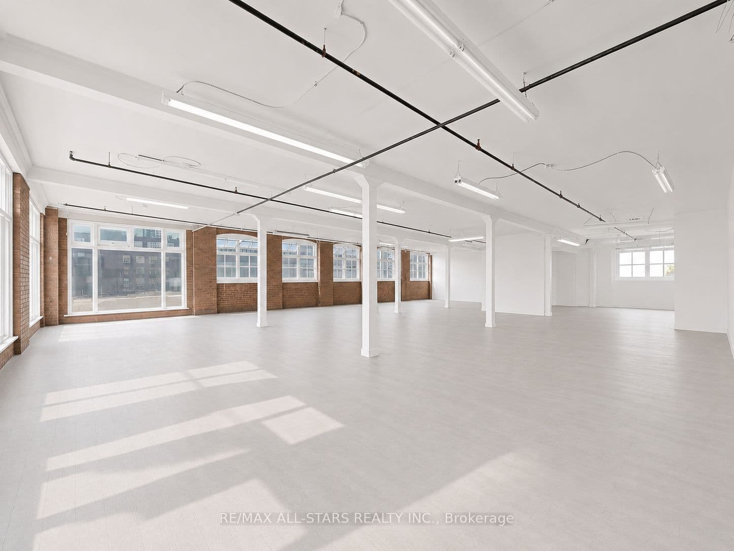 14 Mccaul Street 303, Toronto, ON M5T 1V6
