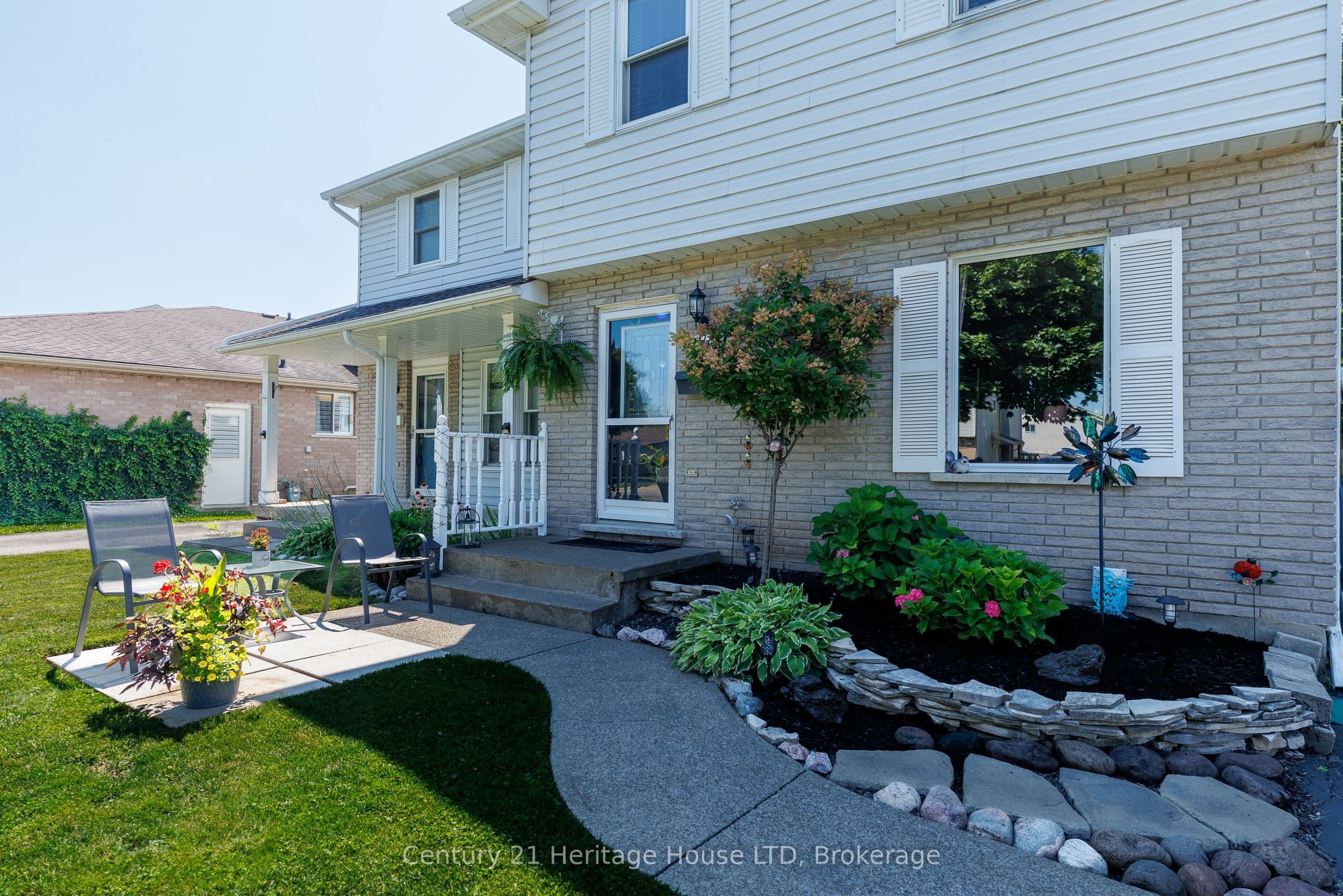 6477 Malibu Drive, Niagara Falls, ON L2H 2W4