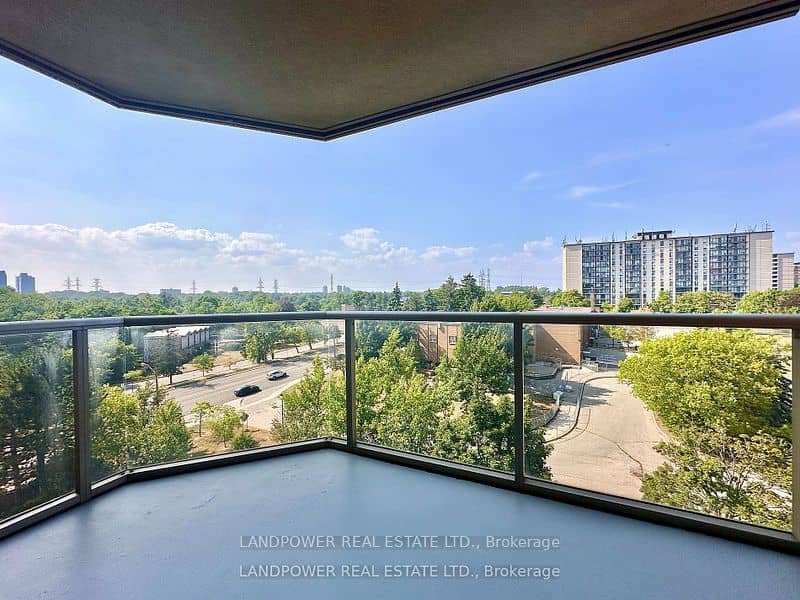 3181 Bayview Avenue #716, Toronto, ON M2K 2Y2