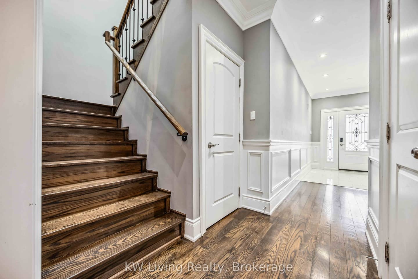 282B Aylesworth Avenue, Toronto, ON M1N 2K2