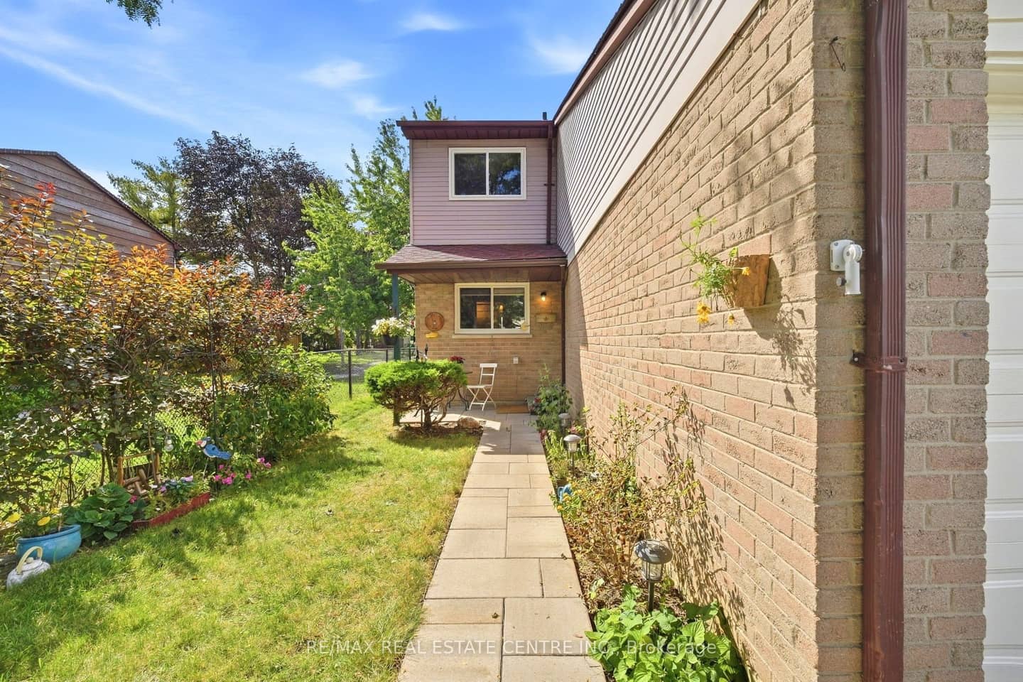 25 Scottsdale Court, Brampton, ON L6W 3R8