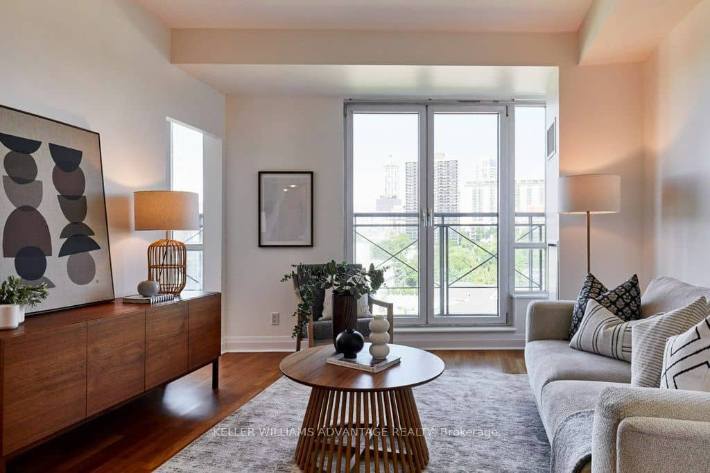 20 Scrivener Square 806, Toronto, ON M4W 3X9