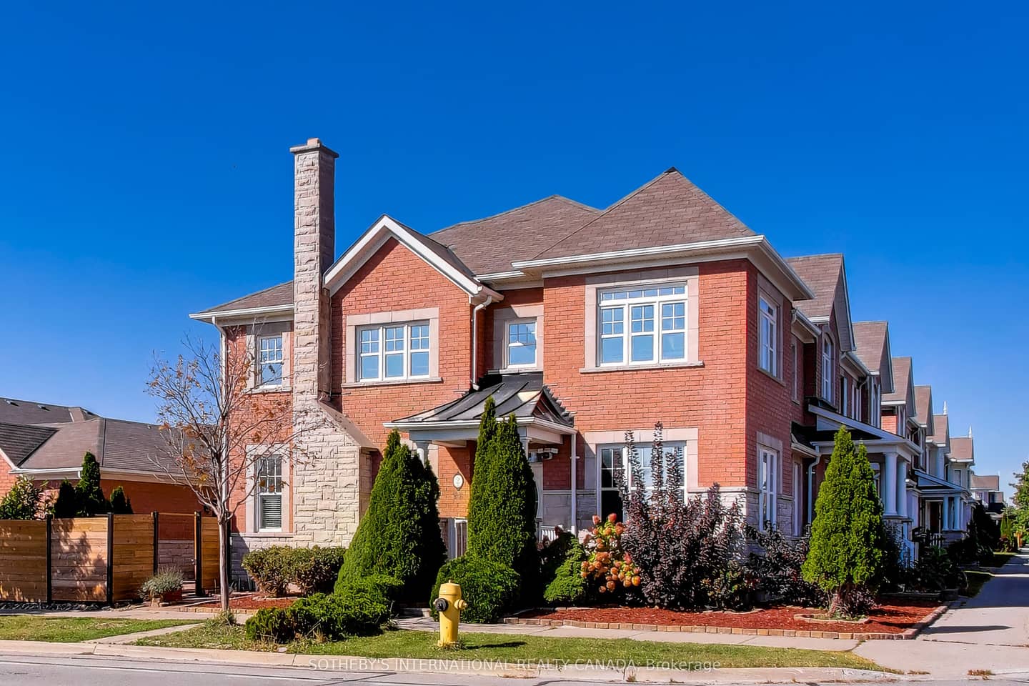 2 Frank Davis Street, Markham, ON L6B 0V9