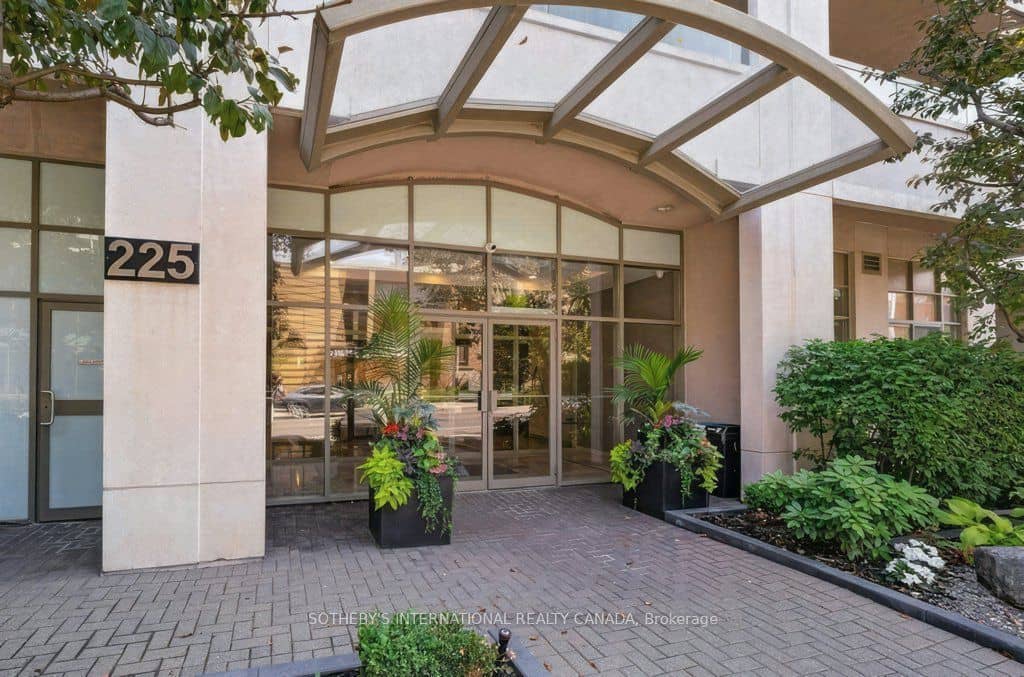 225 Merton Street 219, Toronto, ON M4S 3H1