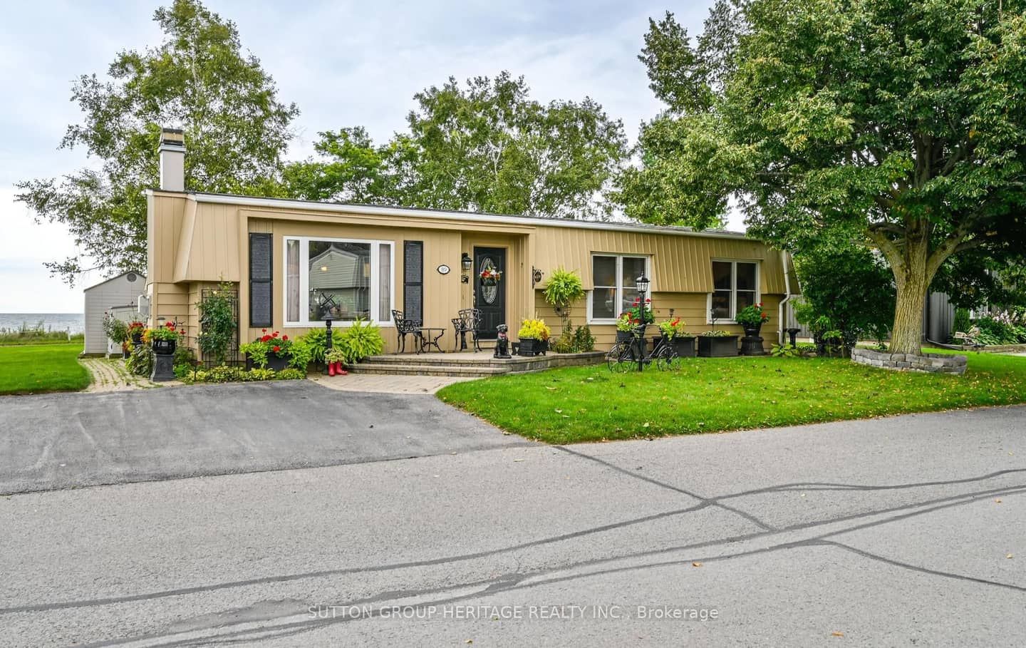 89 Bluffs Road, Clarington, ON L1B 1B9