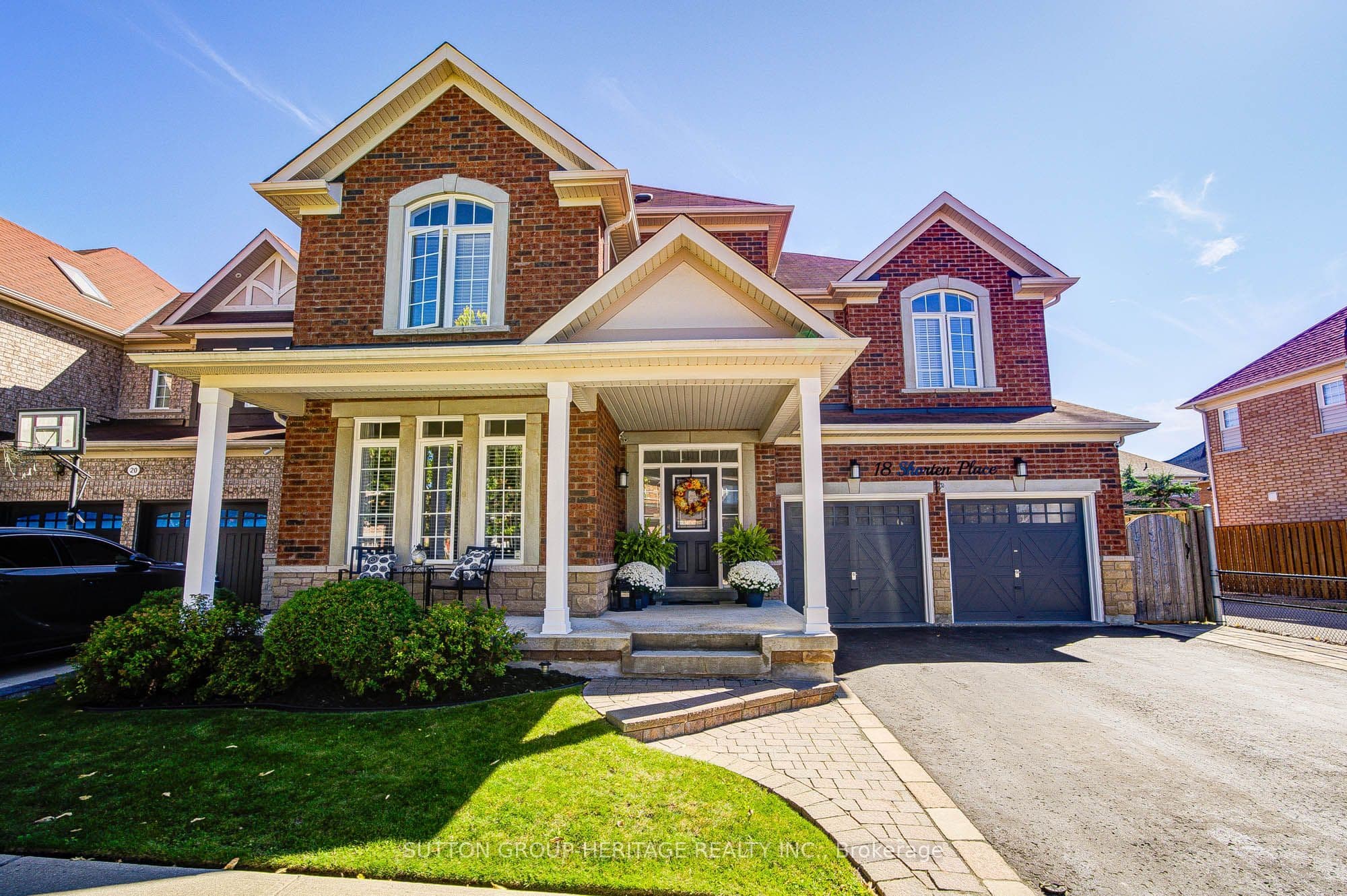 18 Shorten Place, Ajax, ON L1T 0E9