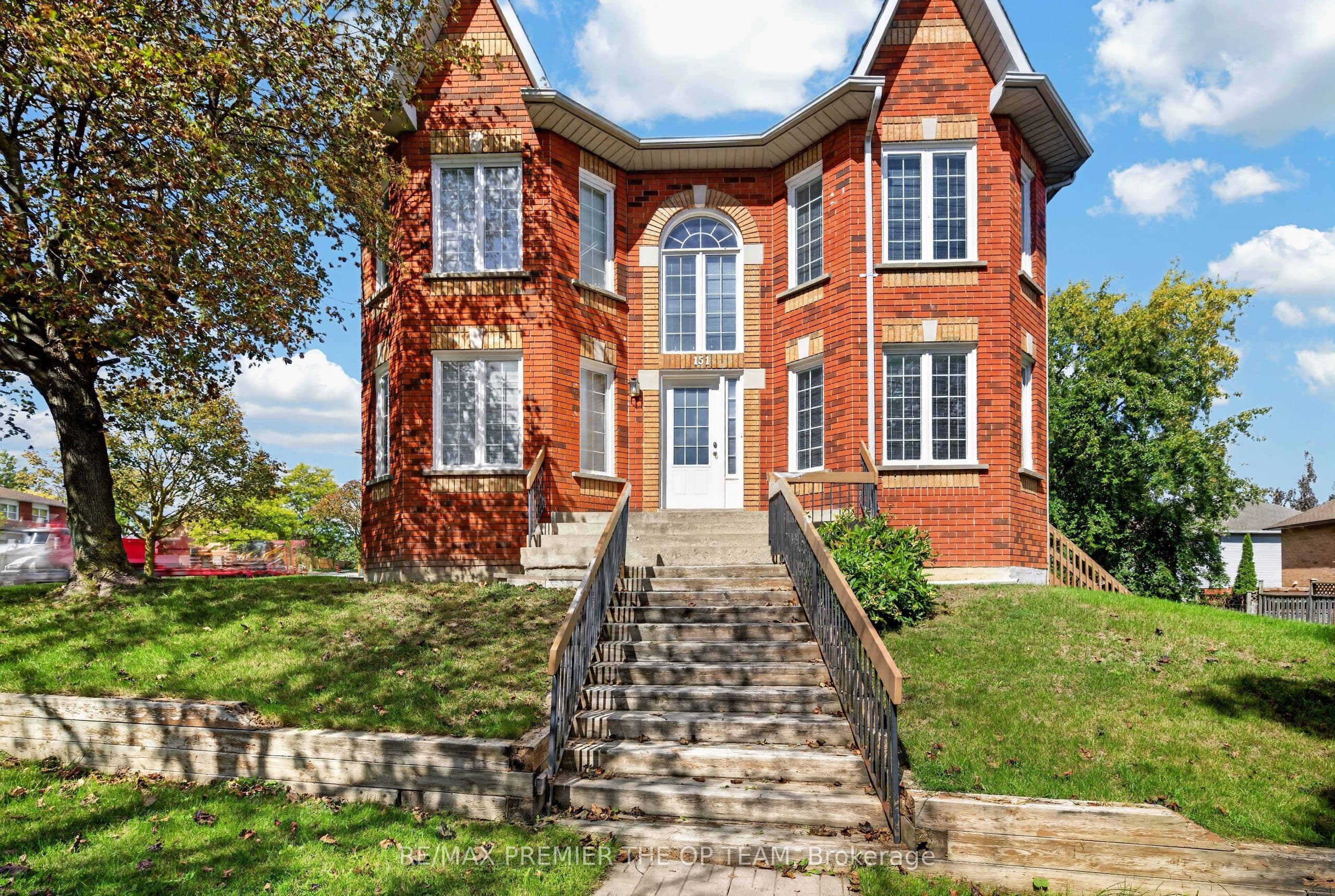 151 Stellick Avenue, Newmarket, ON L3X 1T4