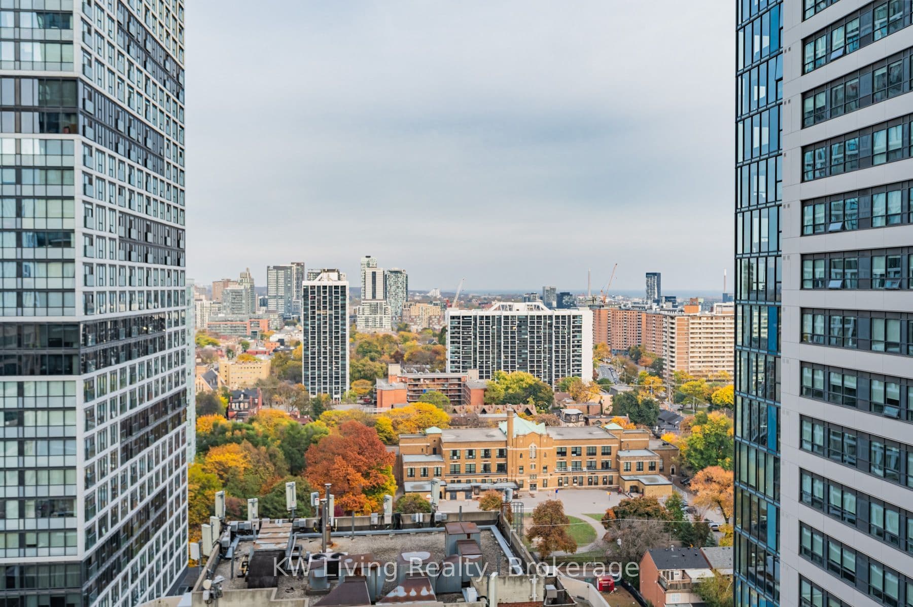 77 Mutual Street 2110, Toronto, ON M5B 0B9