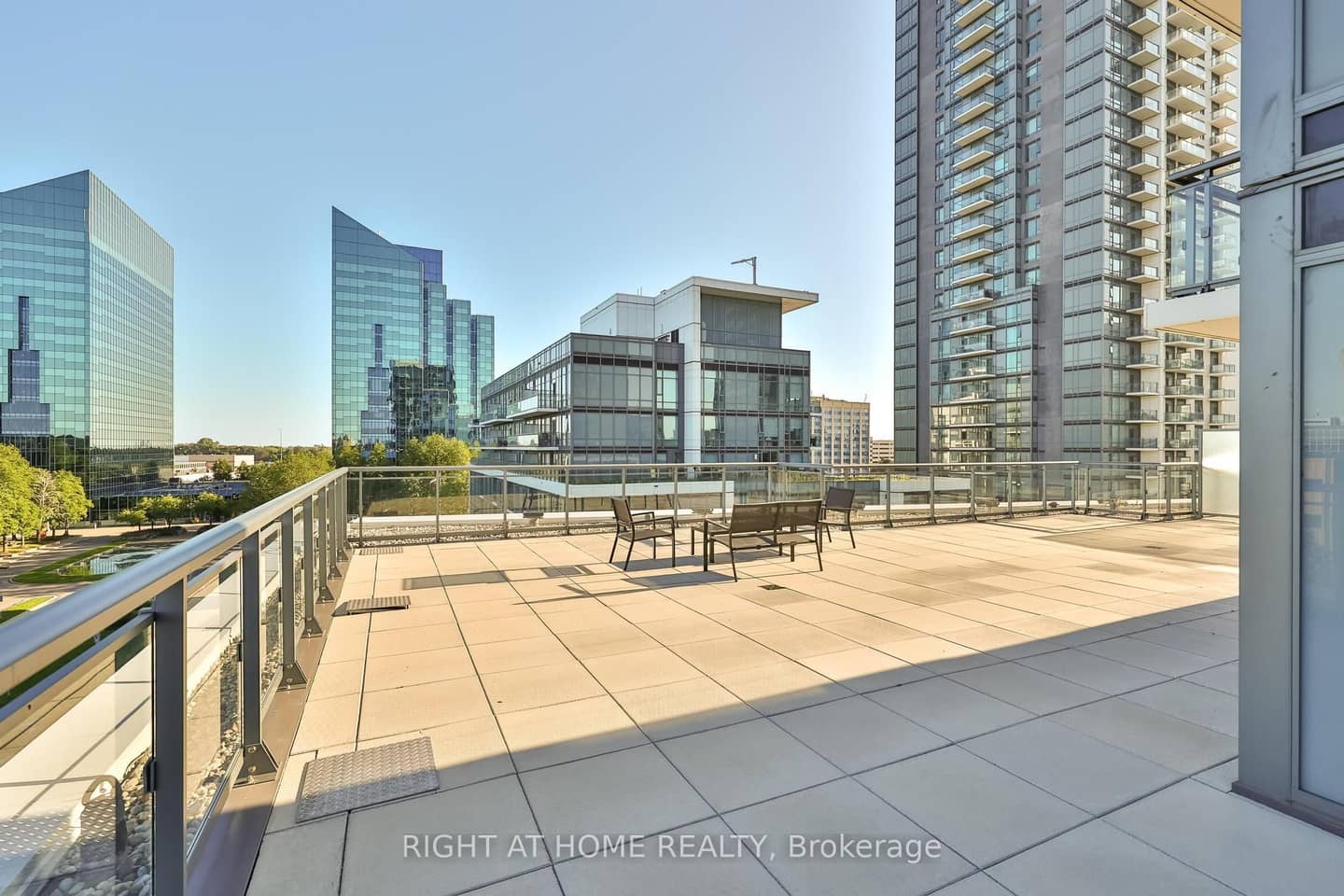 60 Ann O'Reilly Road 660, Toronto, ON M2J 0C8