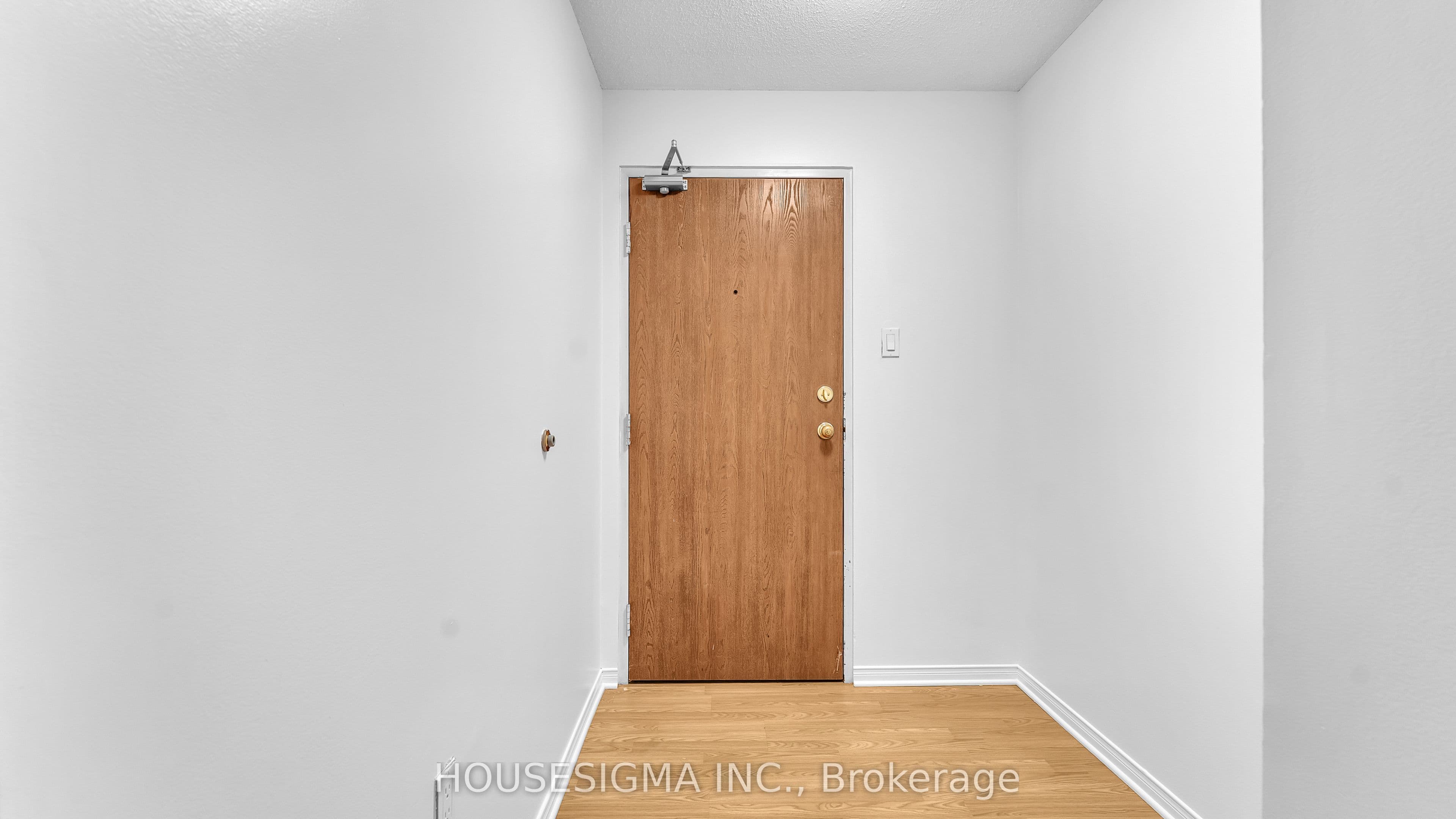 986 Huron Street 201, London East, ON N5Y 5E4