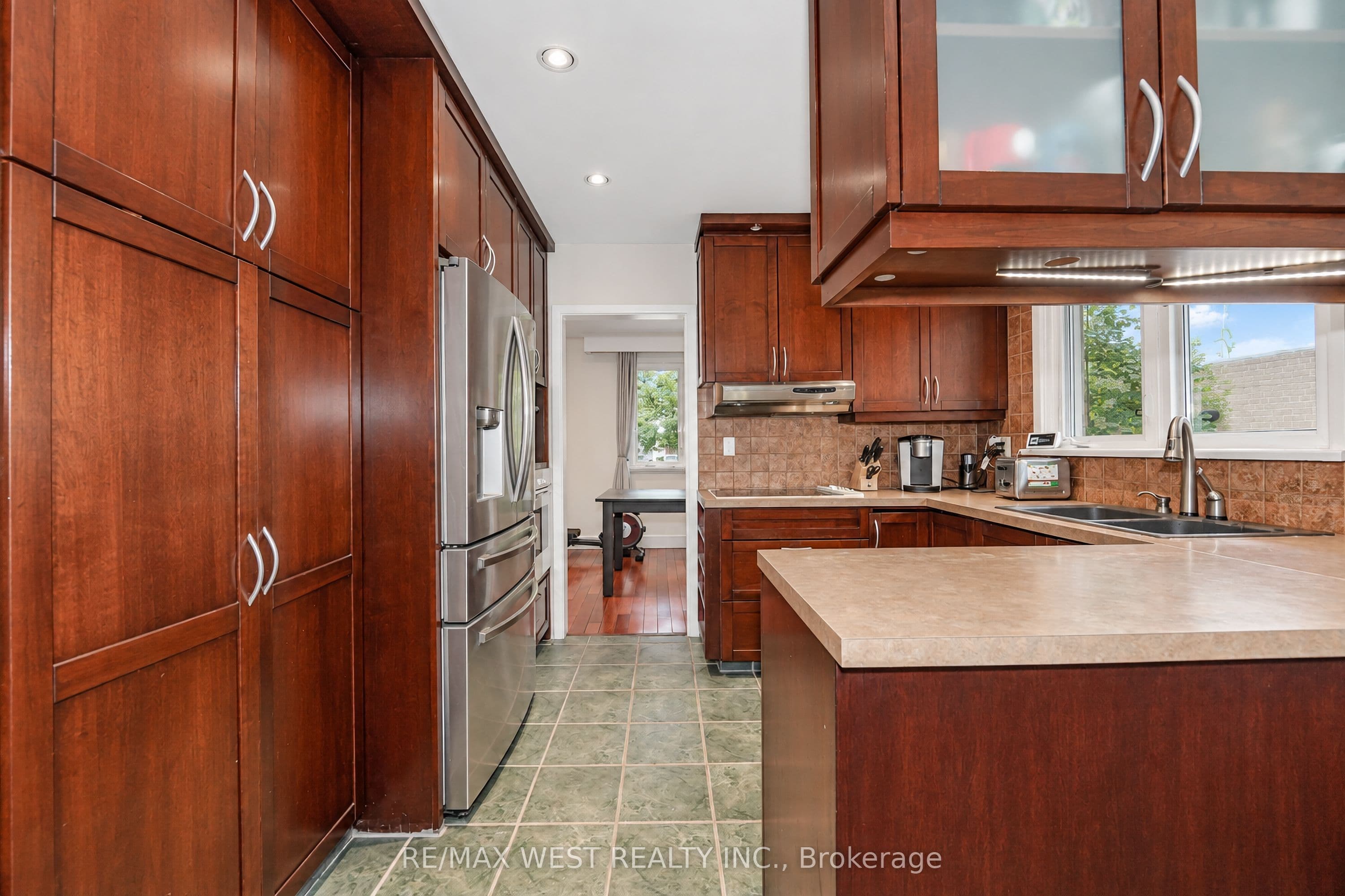3062 O'hagan Drive, Mississauga, ON L5C 2C5