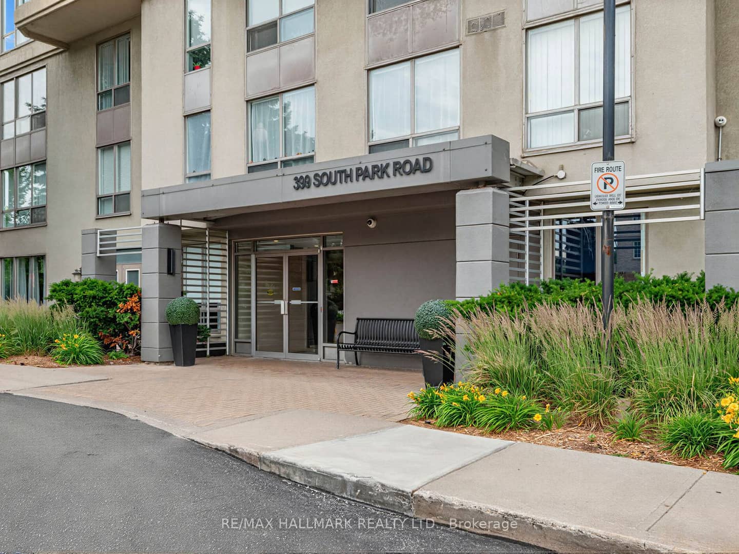 399 South Park Road 1102, Markham, ON L3T 7W6