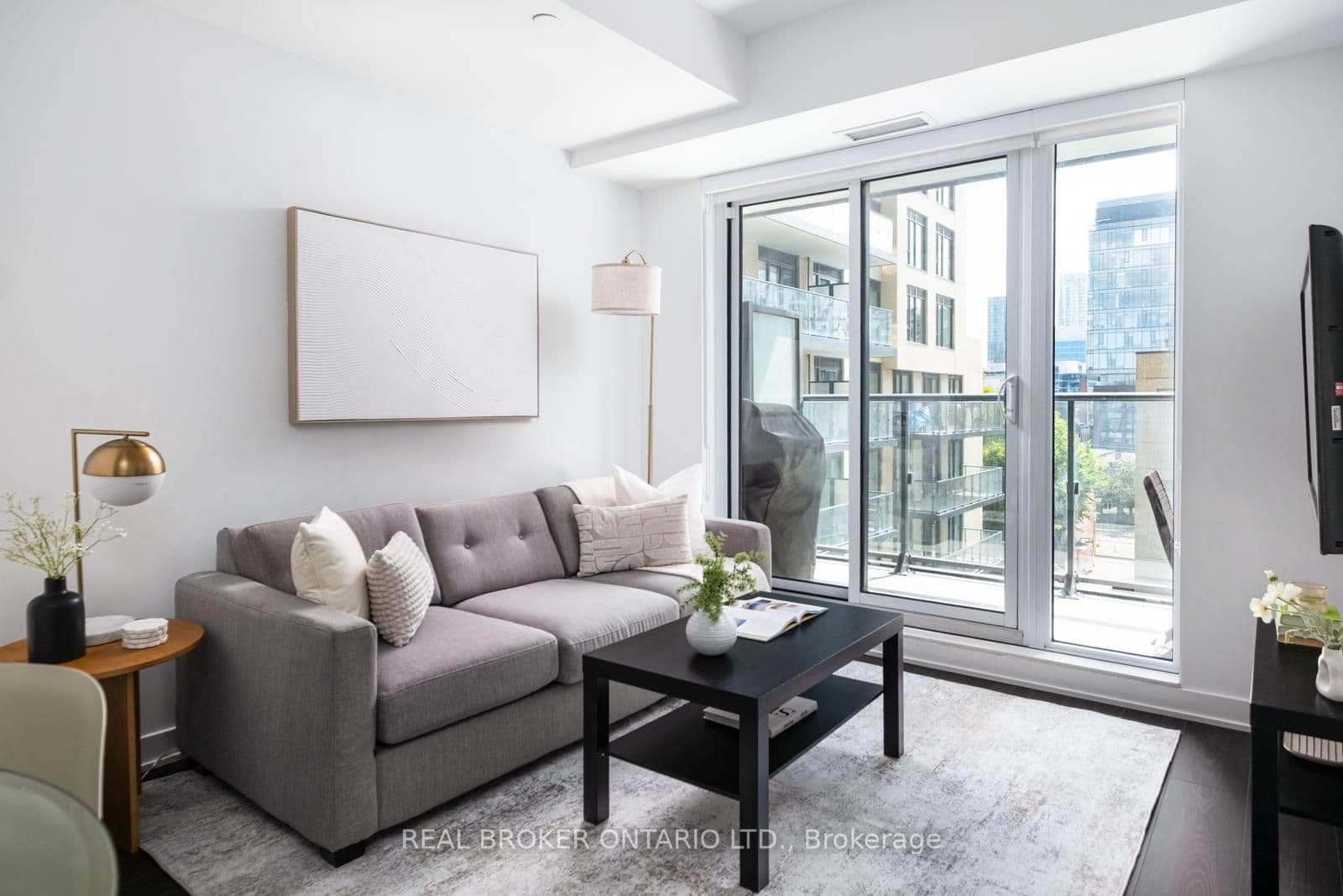 543 Richmond Street W 528, Toronto, ON M5V 0W9