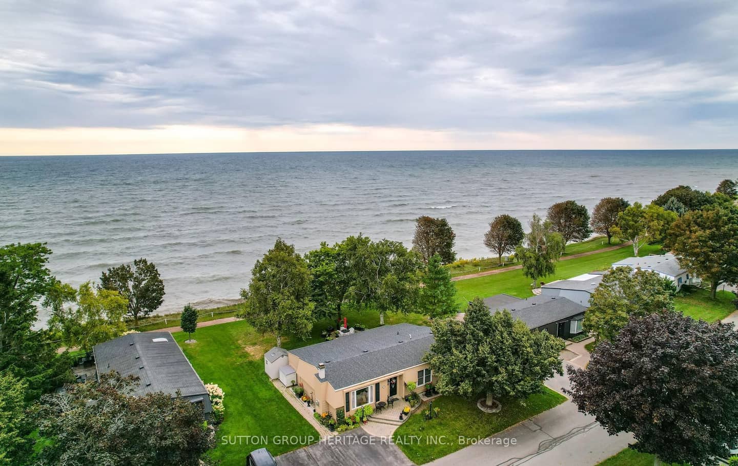 89 Bluffs Road, Clarington, ON L1B 1B9