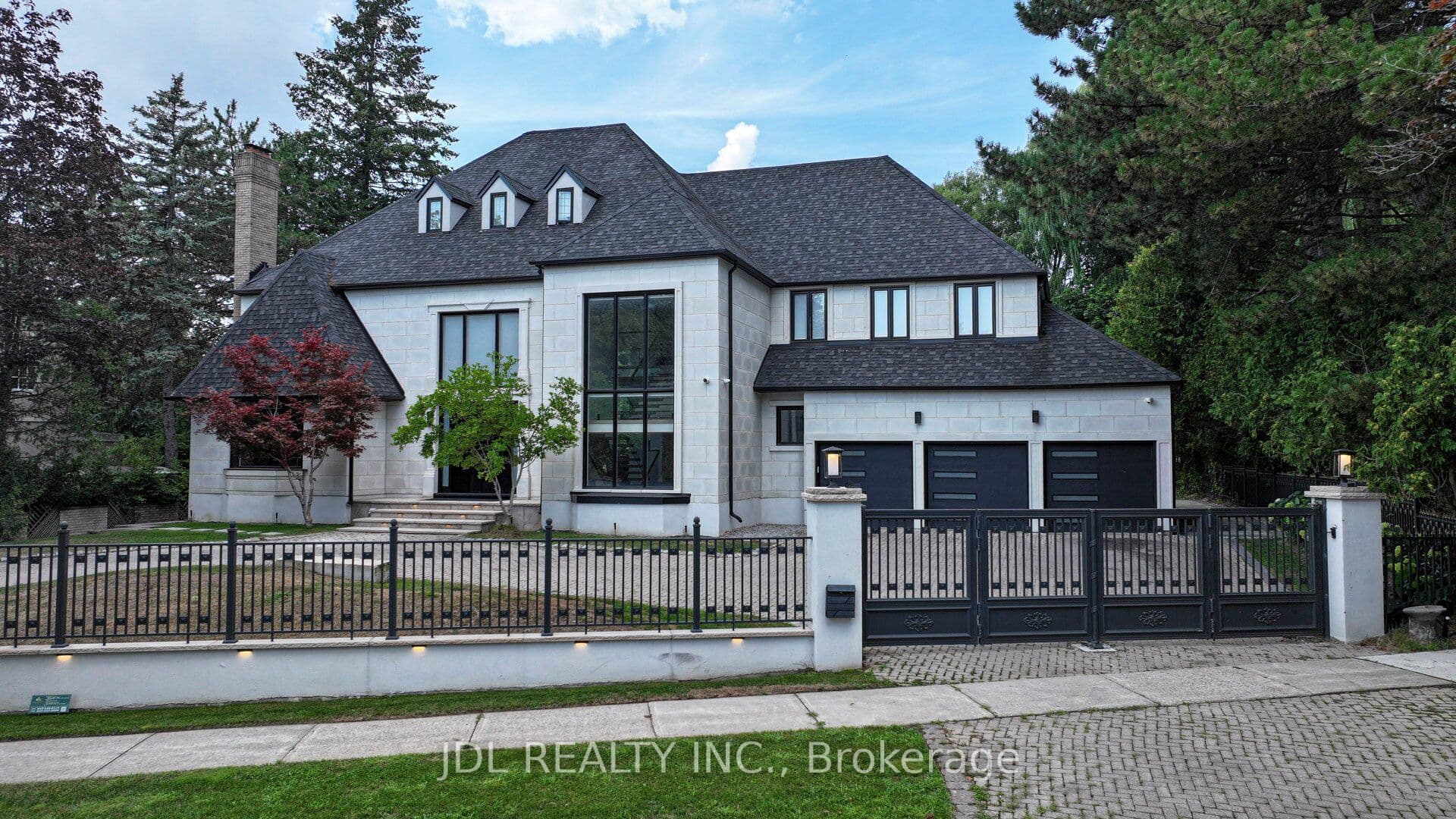 19 Fifeshire Road, Toronto, ON M2L 2G4