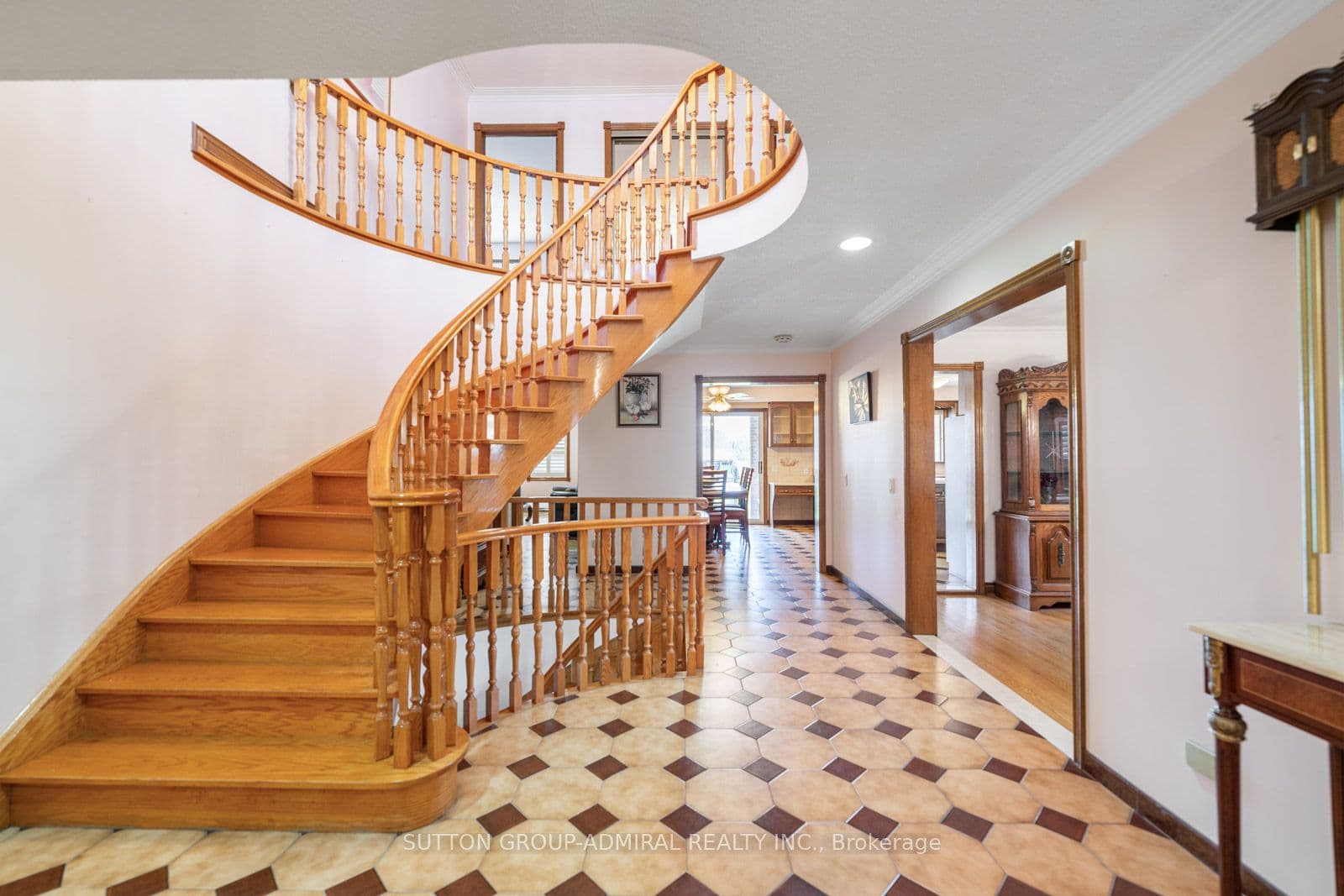 48 Weldrick Road W, Richmond Hill, ON L4C 3T8