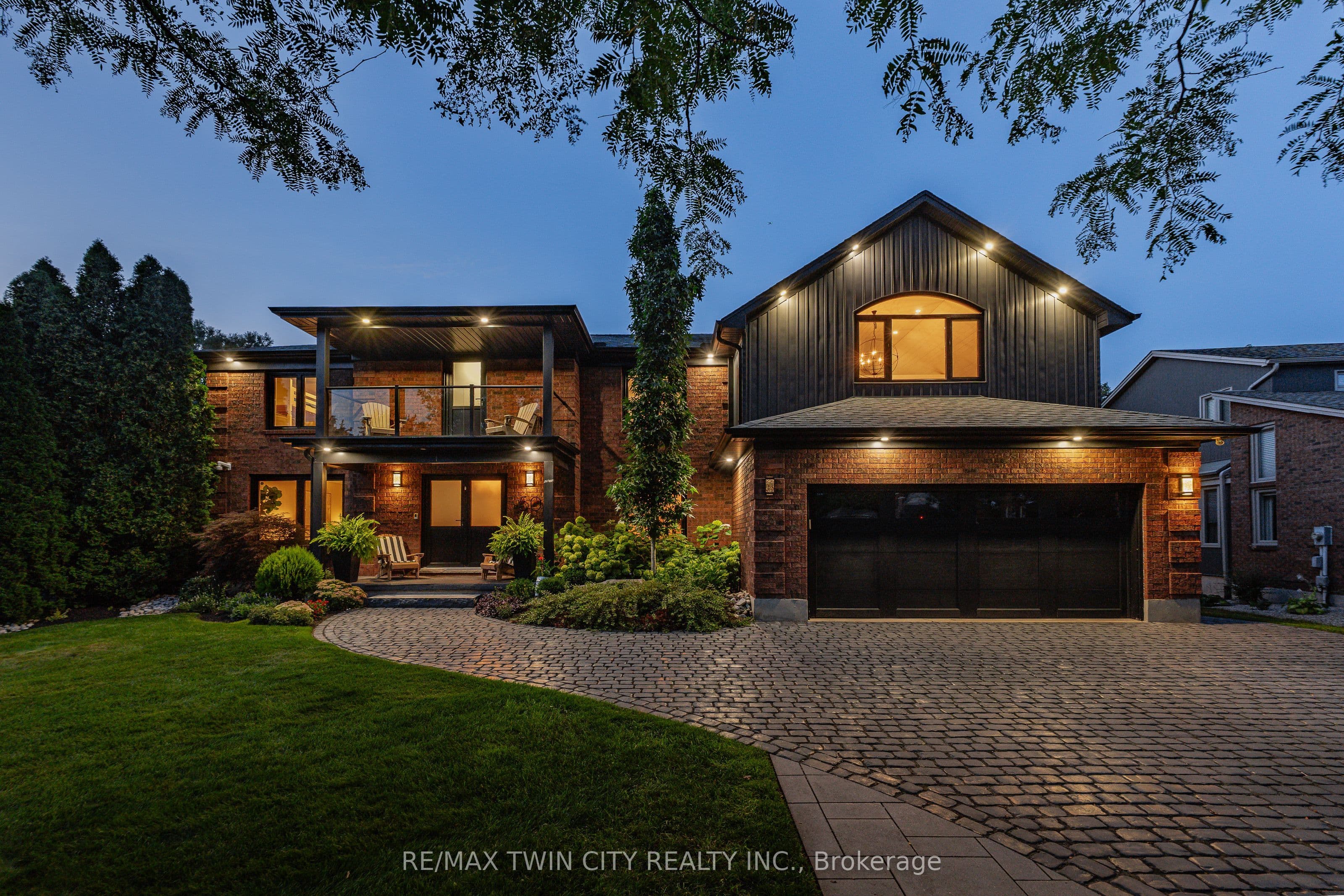 50 Roehampton Court, Kitchener, ON N2A 3L1