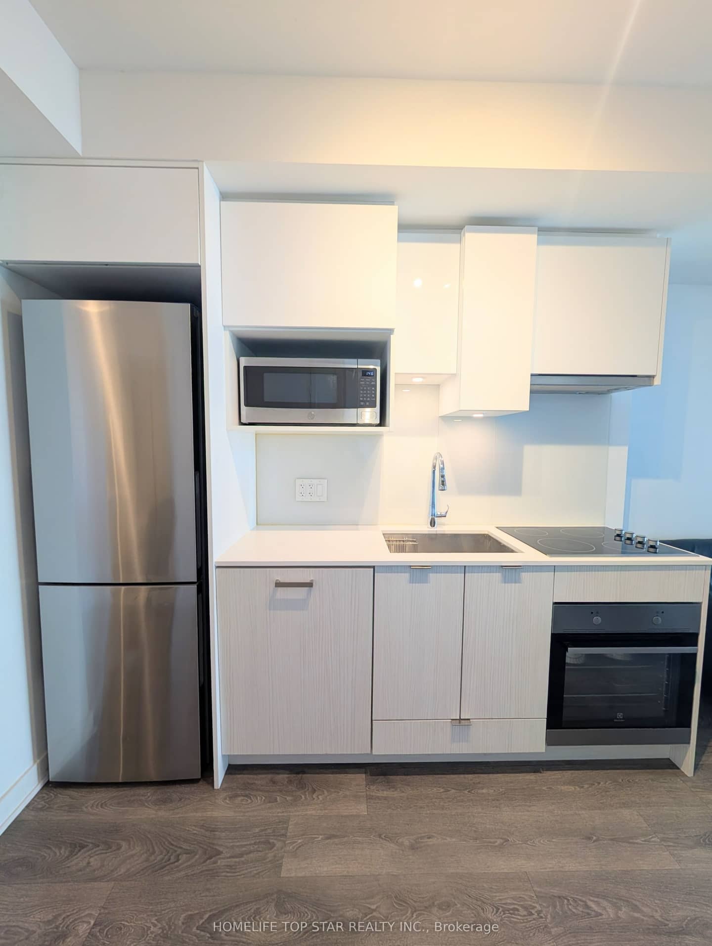 195 NW Redpath Avenue NW 2313, Toronto, ON M4P 0E4