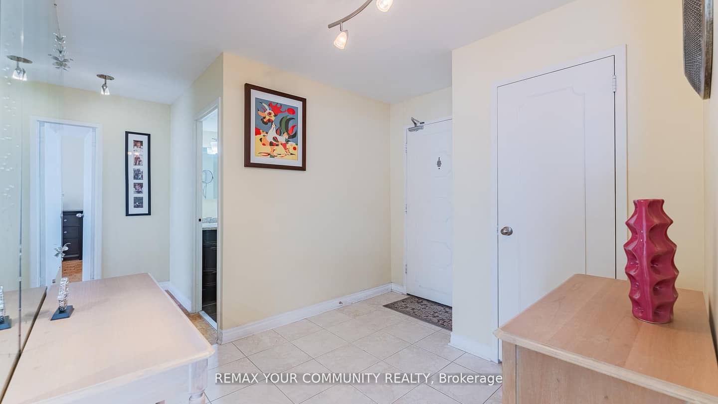 115 Antibes Drive 702, Toronto, ON M2R 2Y9