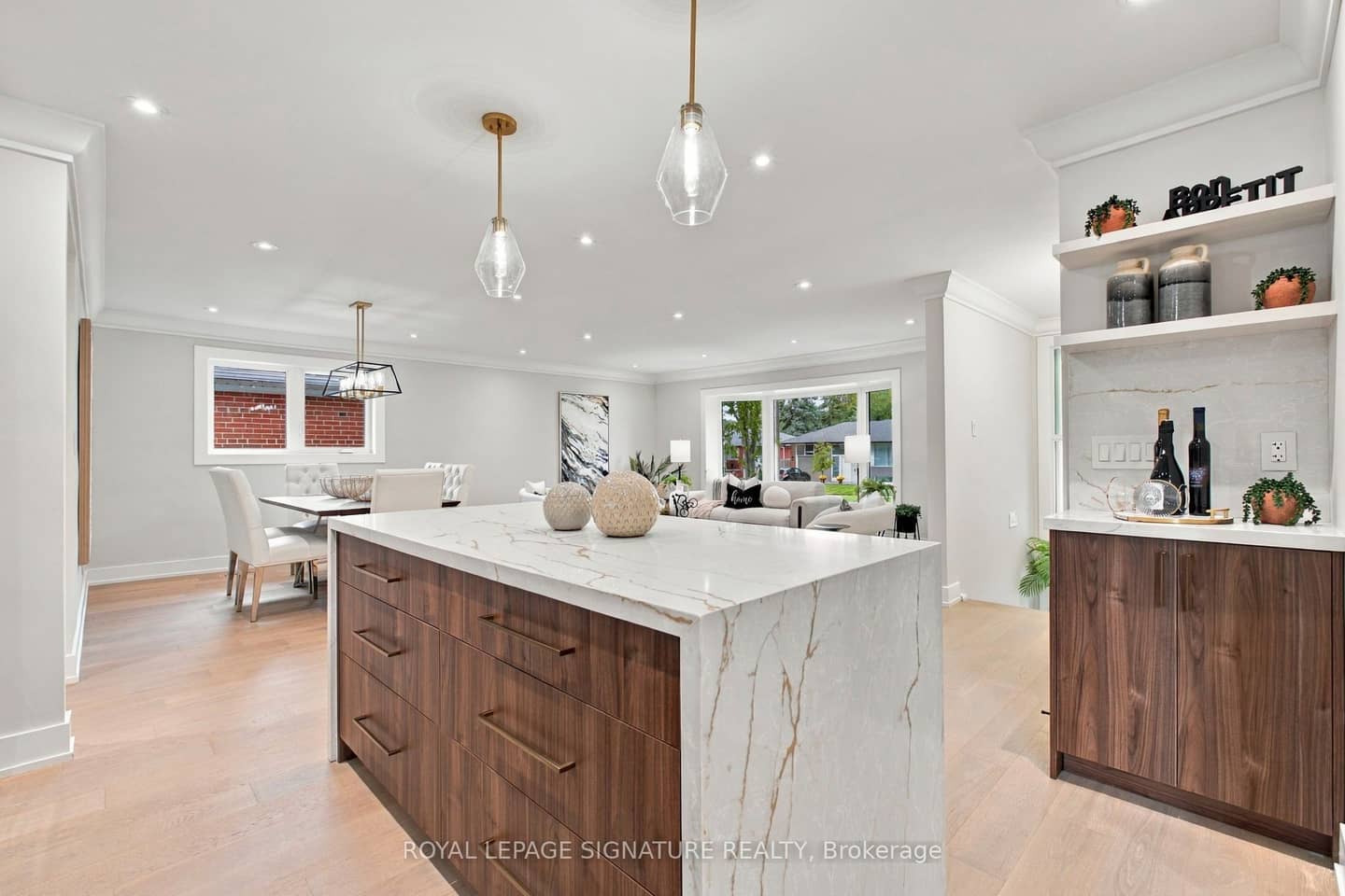 11 Brook Tree Crescent, Toronto, ON M9P 1K8