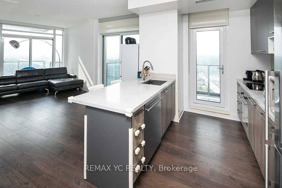 36 Park Lawn Road 3705, Toronto, ON M8Y 0E5