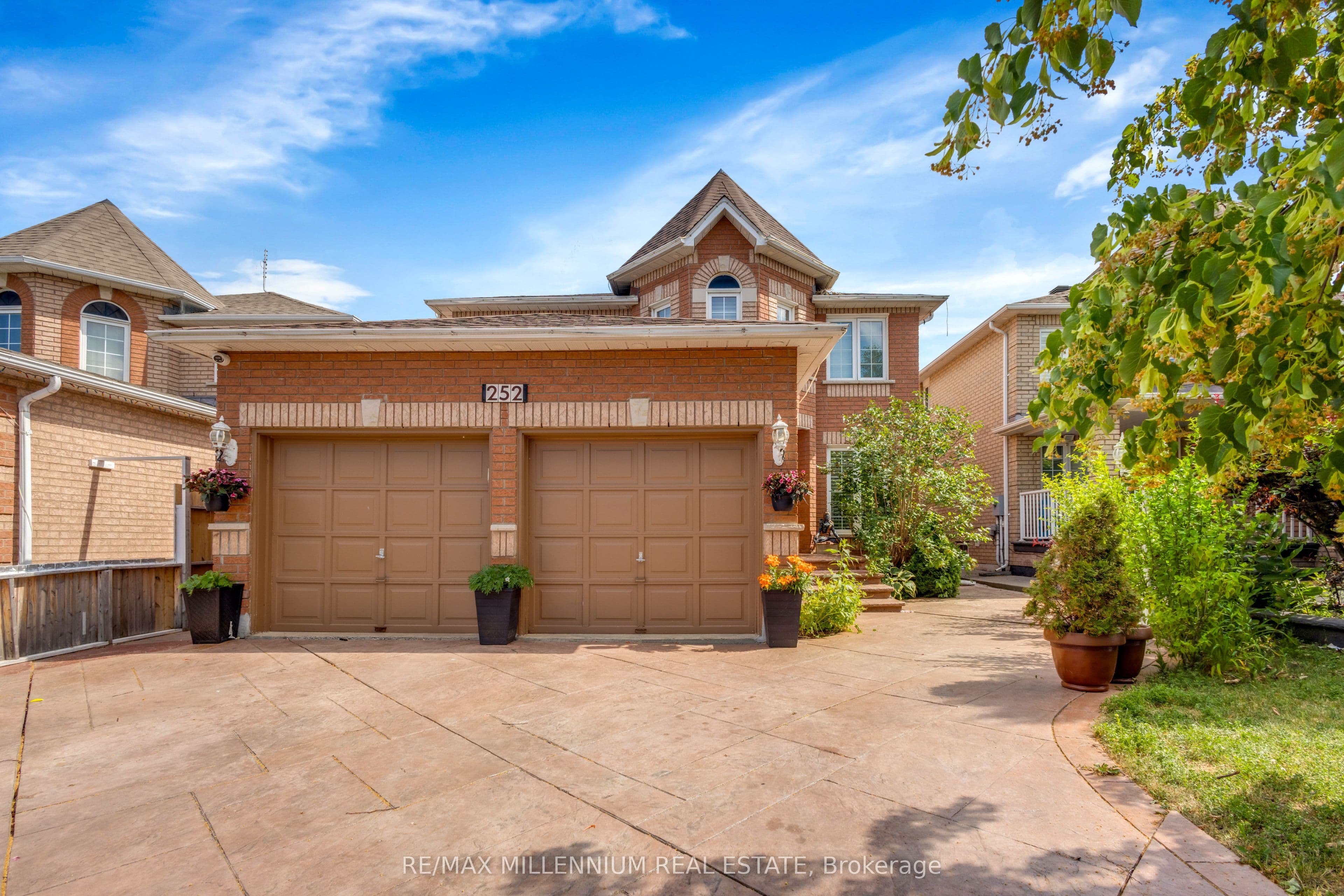 252 Mountainberry Road, Brampton, ON L6R 1H9
