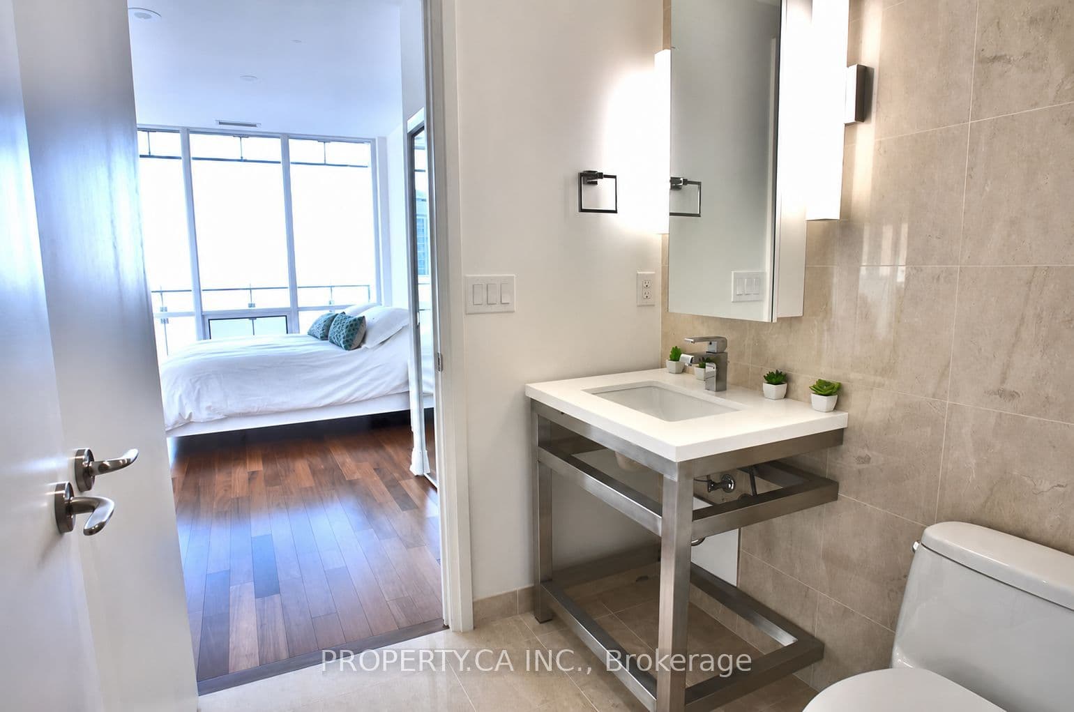 80 John Street 2904, Toronto, ON M5V 3X4