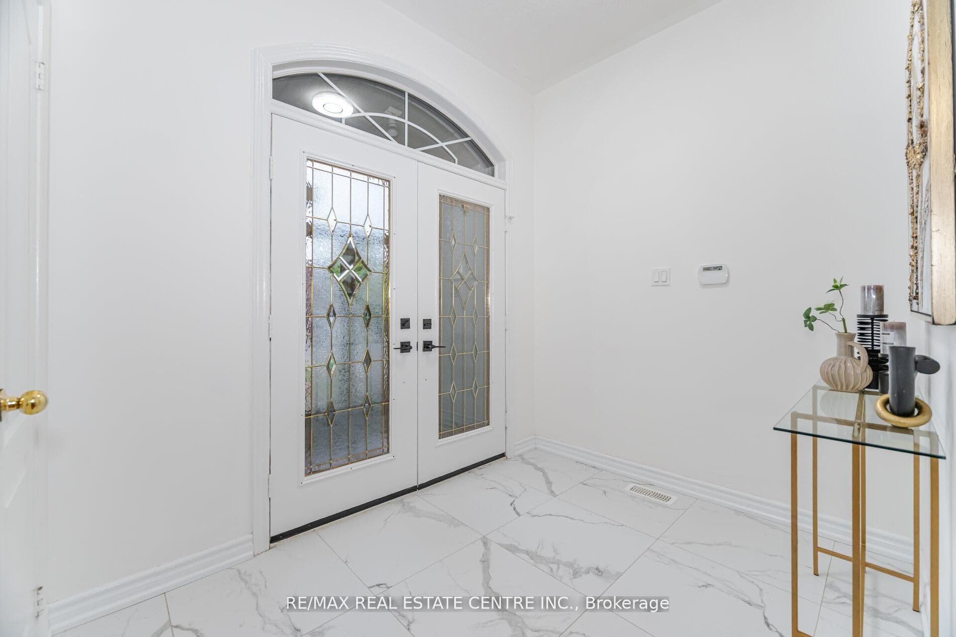 24 Futura Avenue, Richmond Hill, ON L4S 1V2