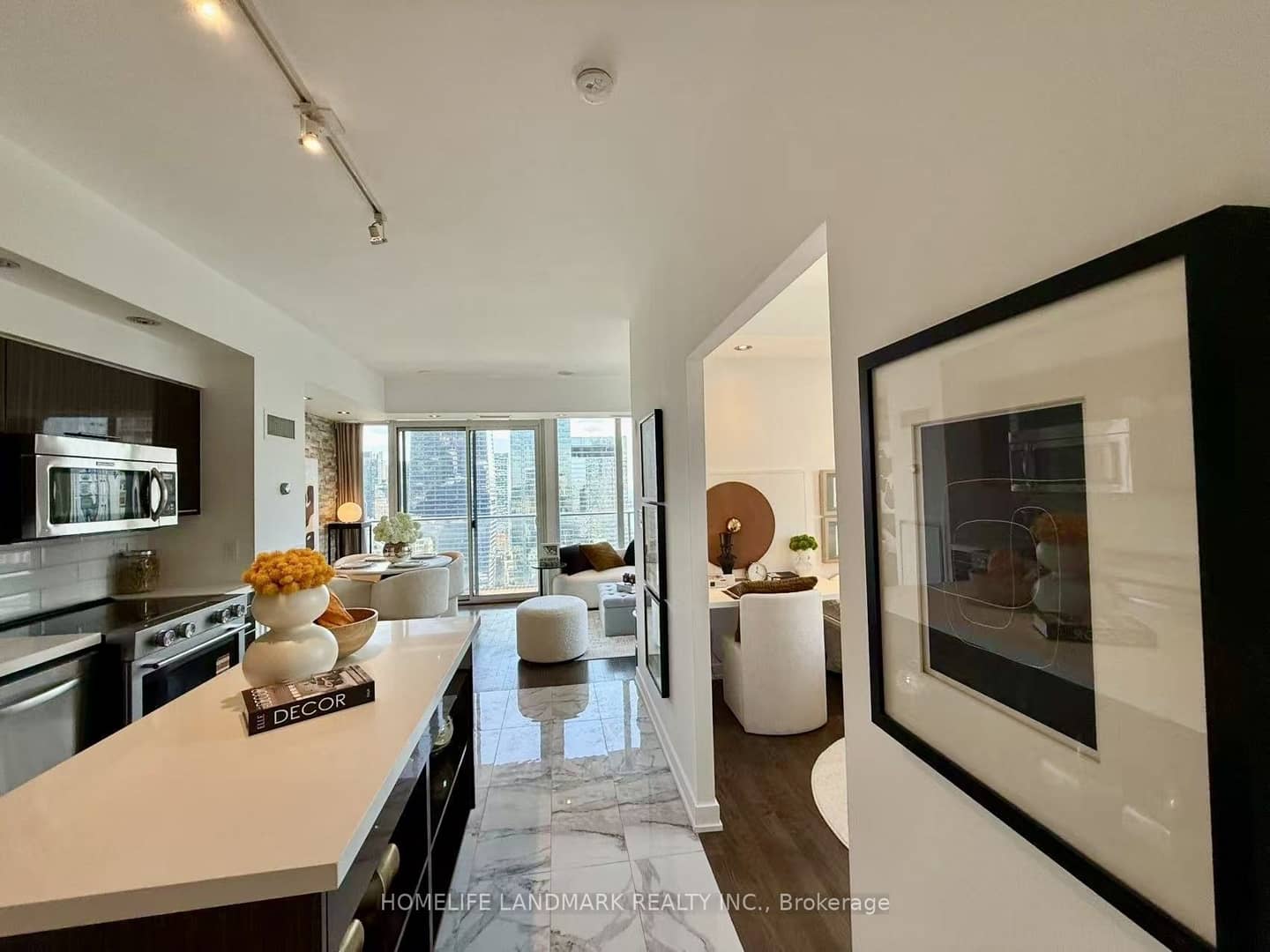 126 Simcoe Street 3303, Toronto, ON M5H 4E6