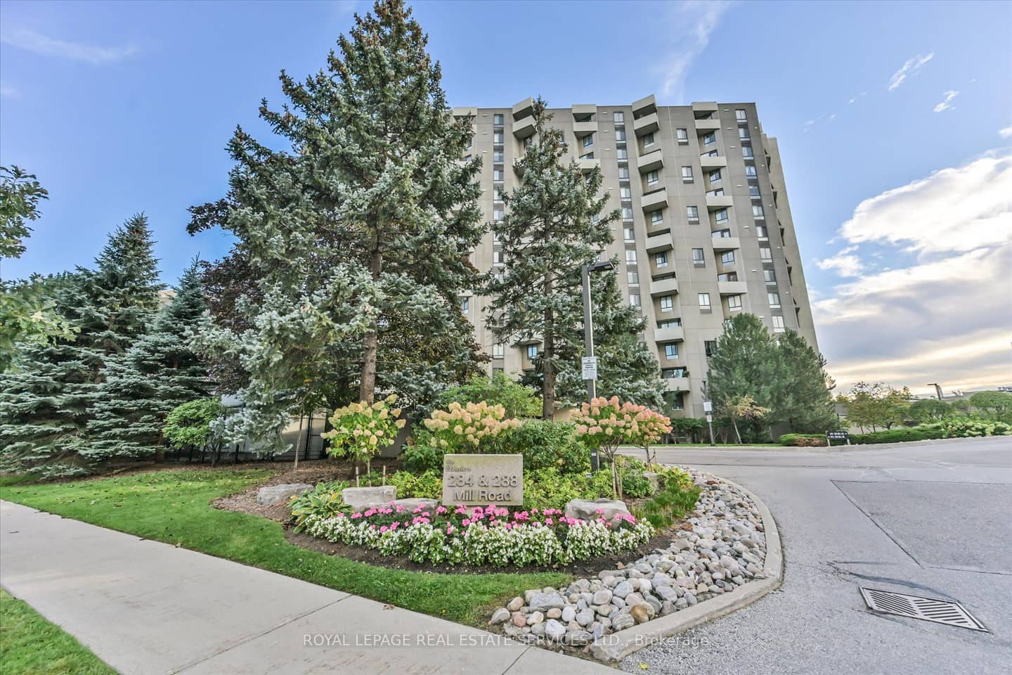 284 Mill Road E1, Toronto, ON M9C 4W6