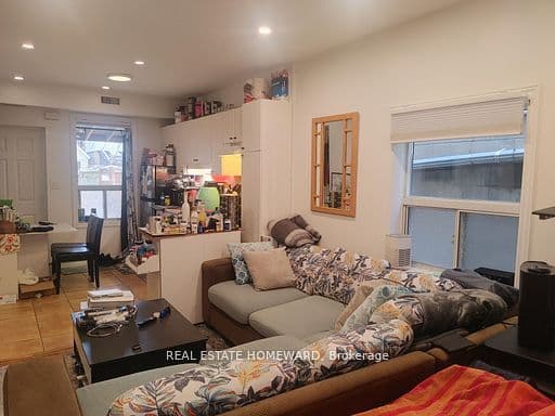 1191 Woodbine Avenue, Toronto, ON M4C 4E1