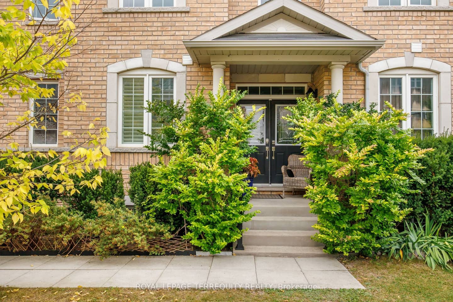 22 Harcourt Street, Vaughan, ON L6A 4Y4