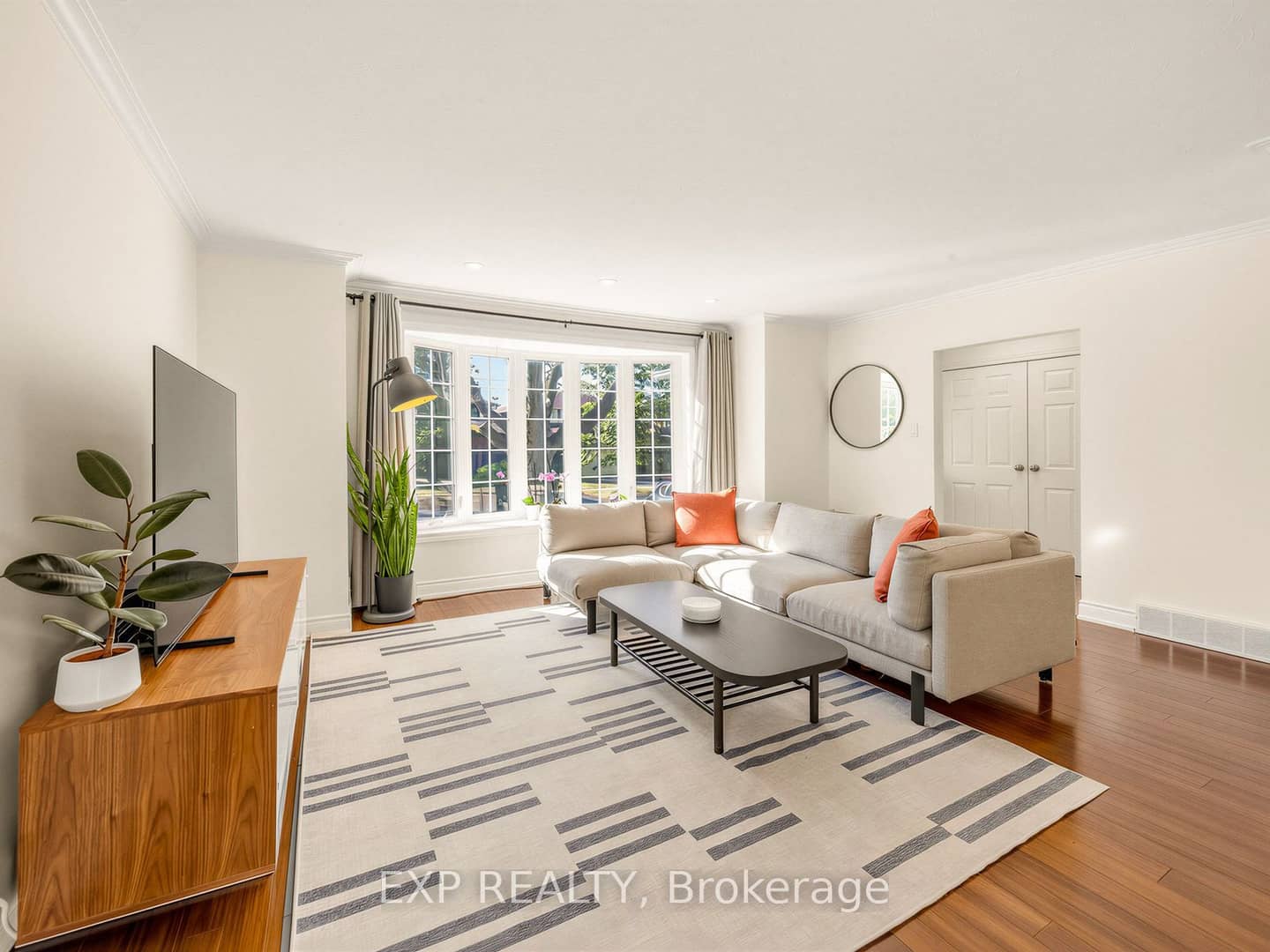 10 Yarn Road, Toronto, ON M9B 1H5