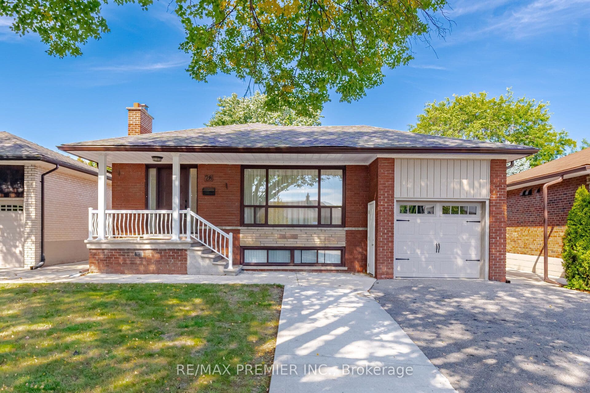 28 Landron Crescent, Toronto, ON M9P 1K7