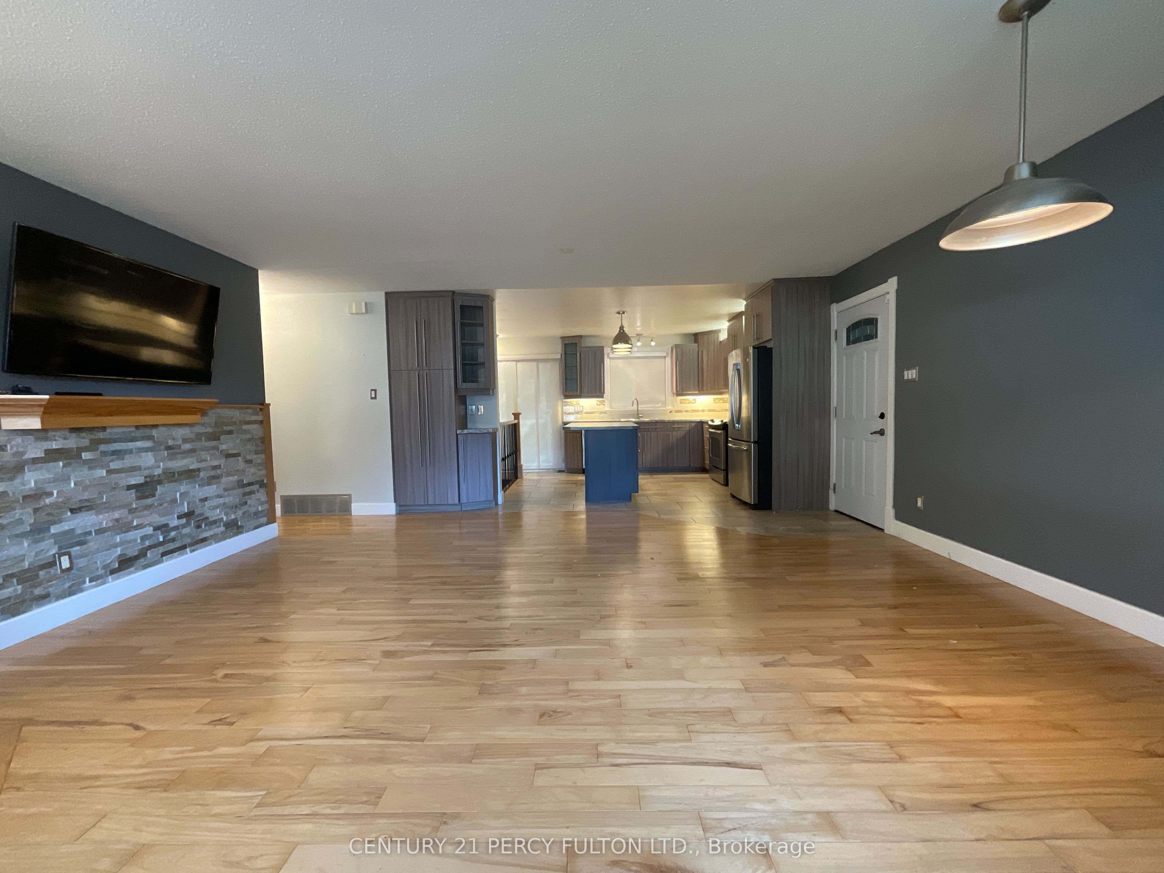 1060 Bourget Avenue, Cyrville - Carson Grove - Pineview, ON K1J 8C2